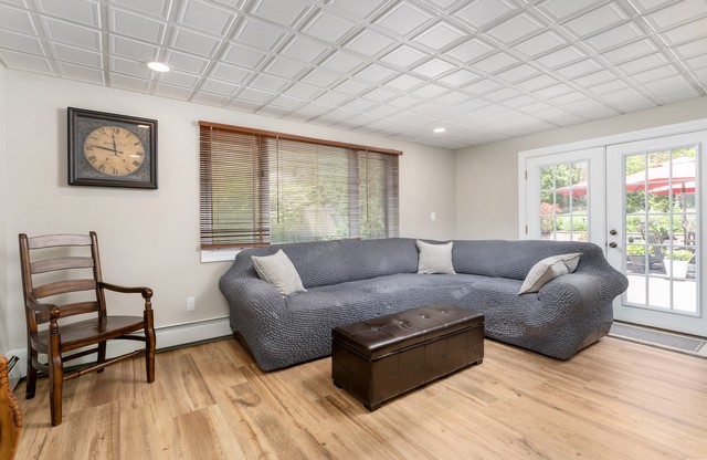 Shoreham, New York, 11786, United States, 5 Bedrooms Bedrooms, ,3 BathroomsBathrooms,Residential,For Sale,1990330