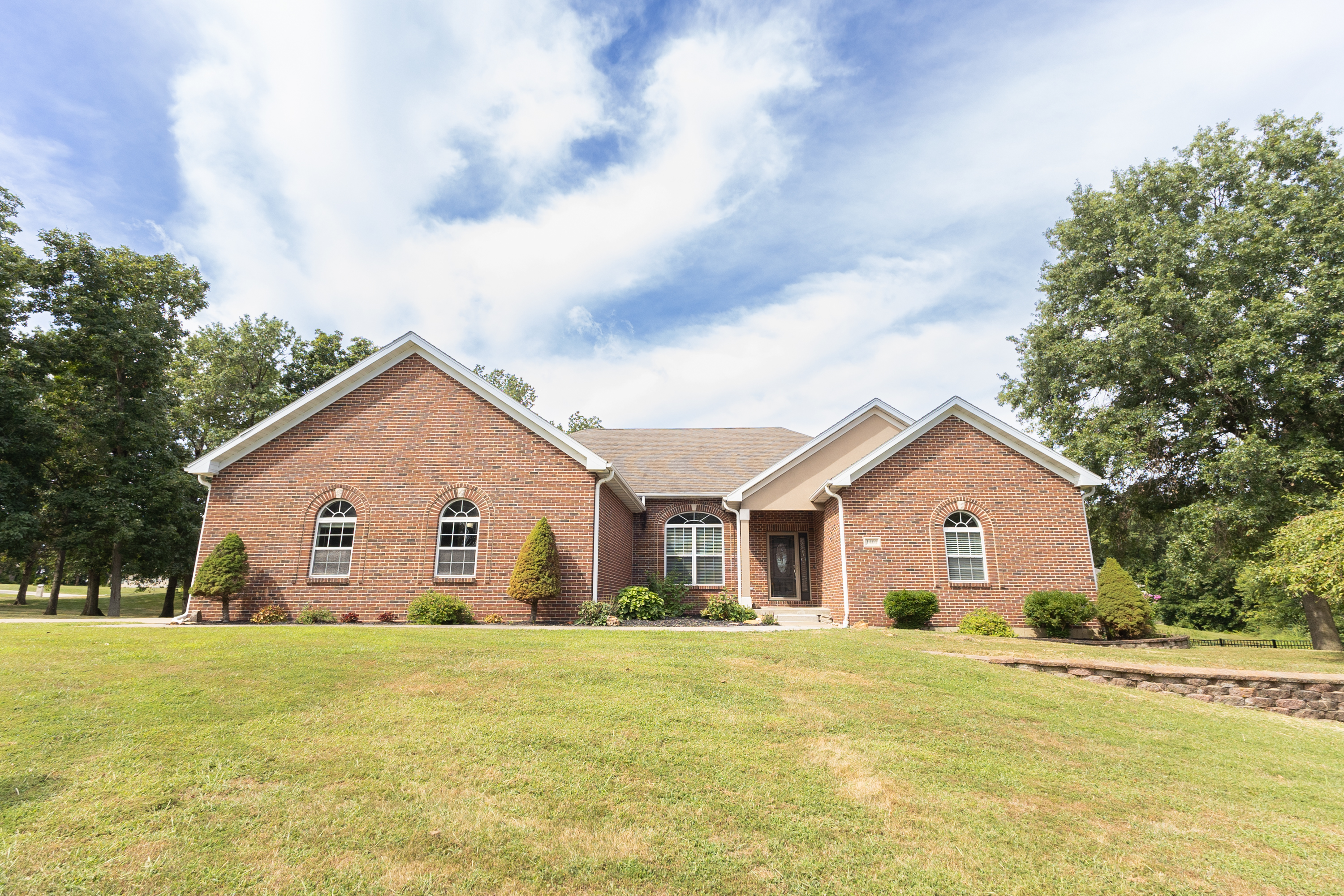 Moberly, Missouri, 65270, United States, 5 Bedrooms Bedrooms, ,Residential,For Sale,1928101