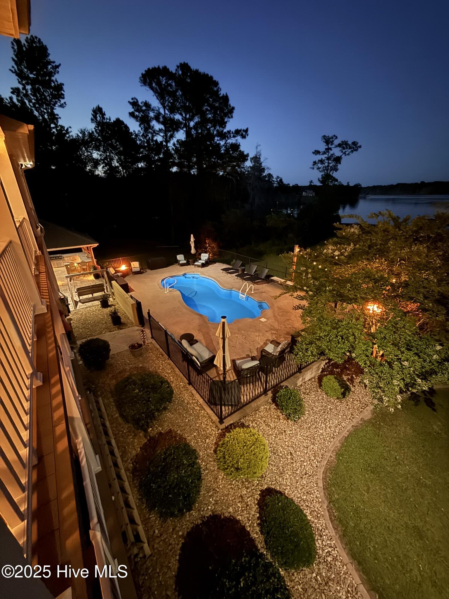 Chocowinity, North Carolina, 27817, United States, 4 Bedrooms Bedrooms, ,5 BathroomsBathrooms,Residential,For Sale,1827727