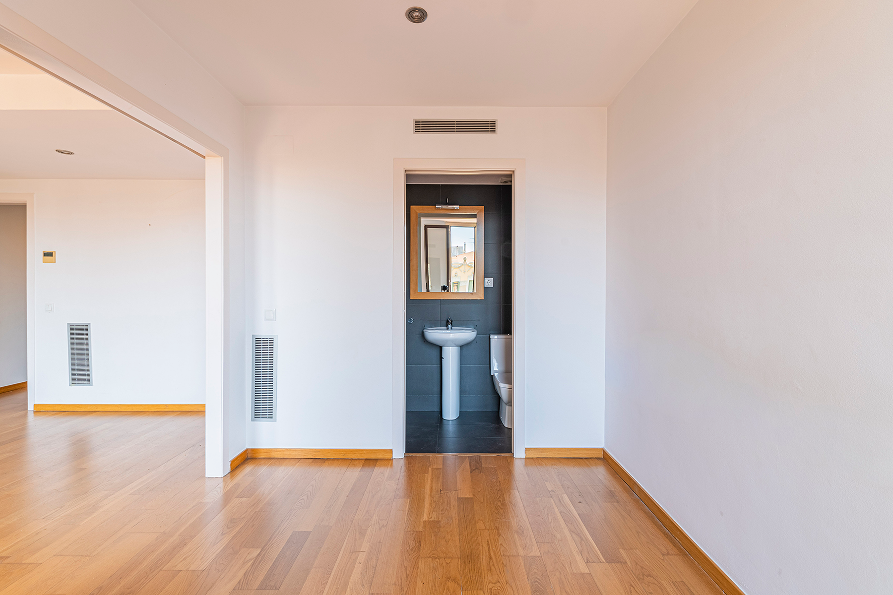  Bright apartment on high floor with private terrace in Eixample - 物件實景