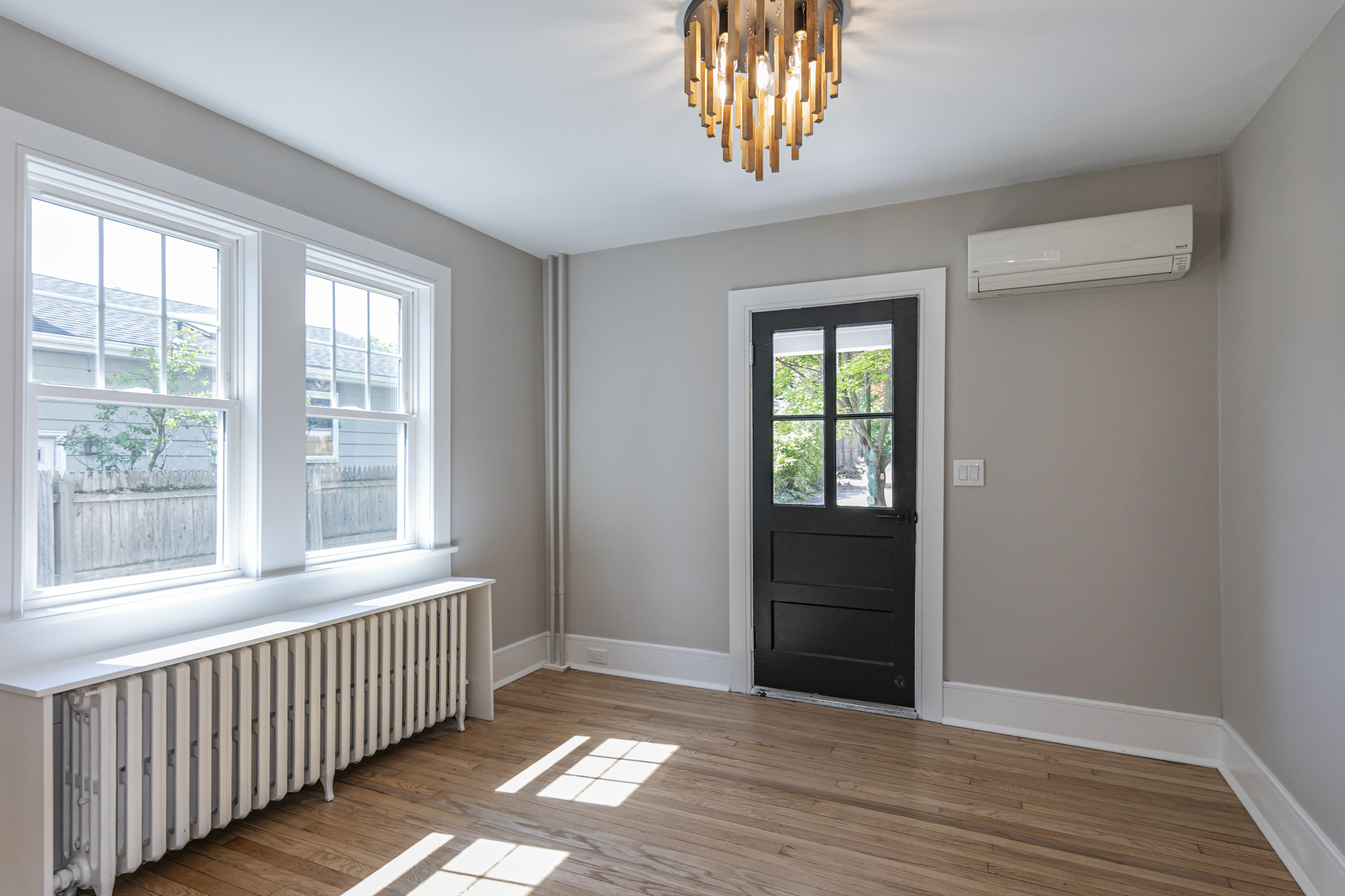  Smartly Updated Vintage Home with a Perfect Location - 物件實景