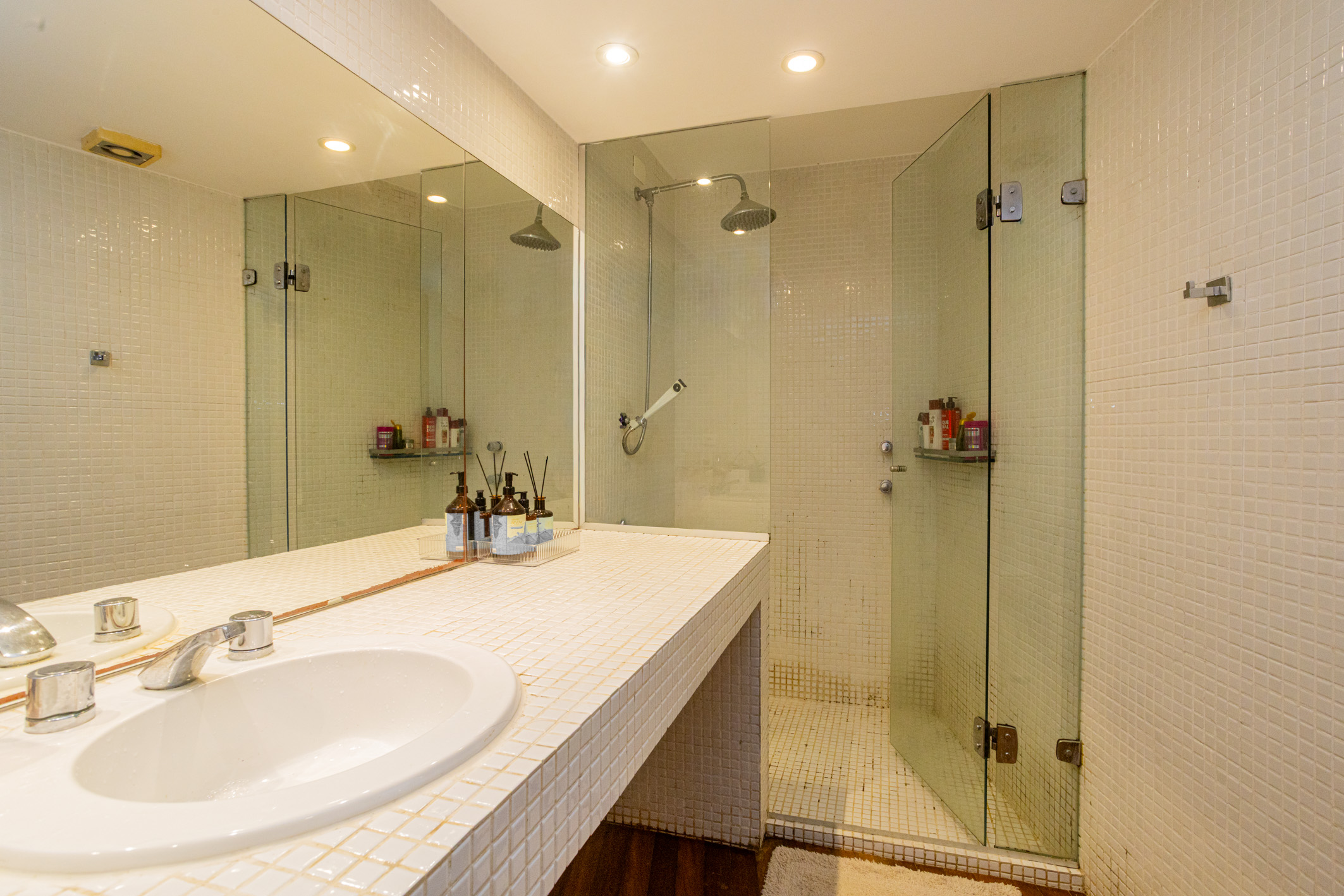  Modernist house with four suites and pool in Jardim Pernambuco - 物件實景