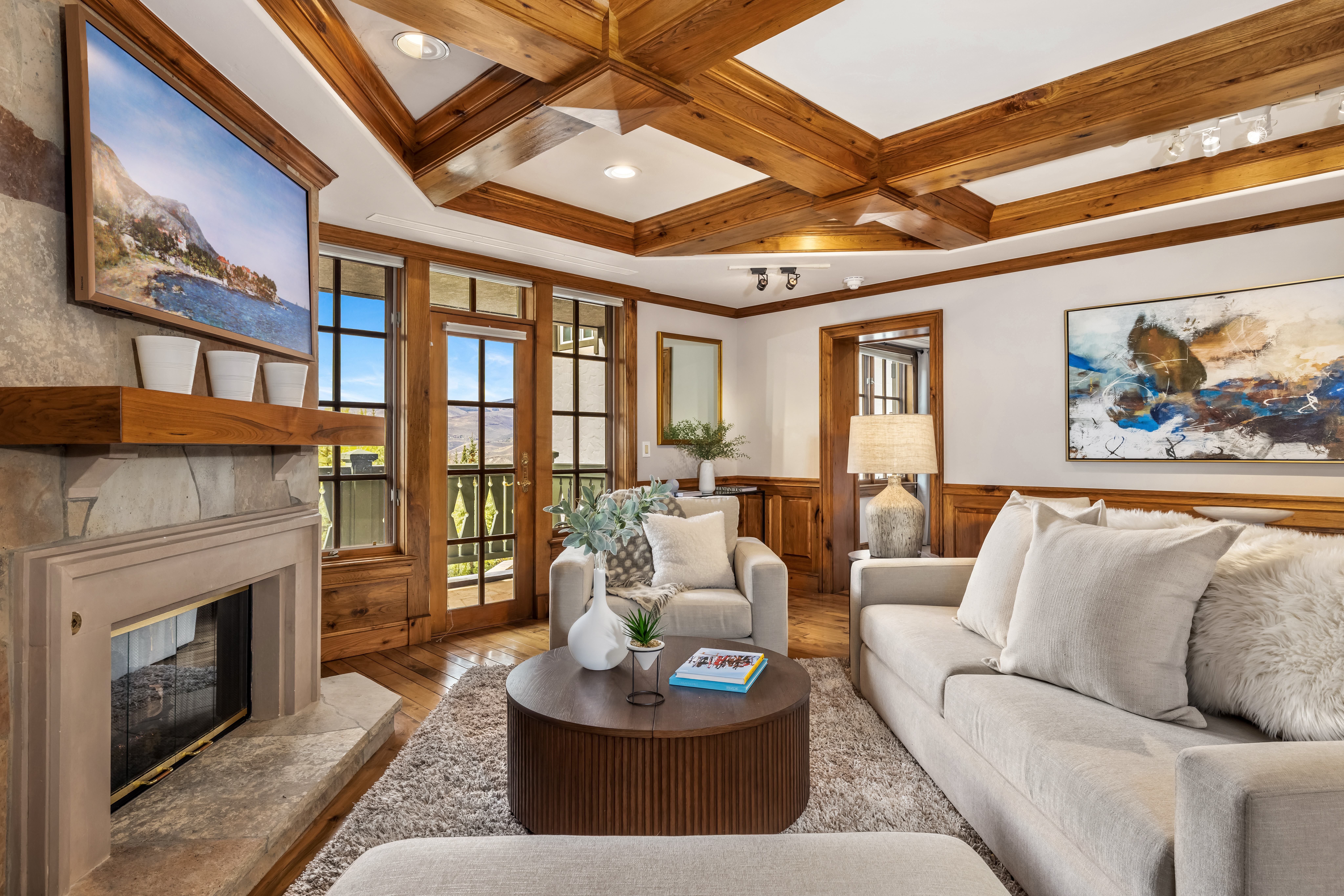  Beaver Creek 2-bedroom retreat with soft alpine light drifting in - 物件實景