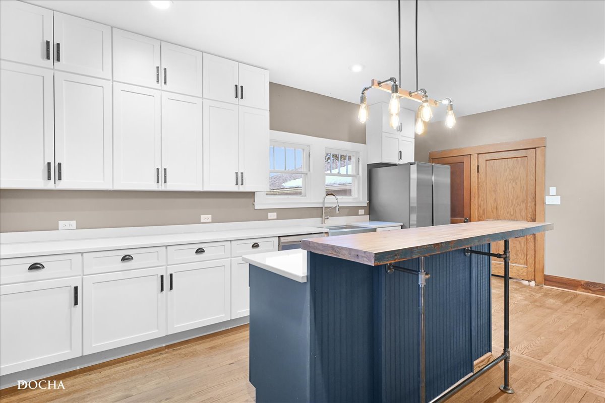 Newark, Illinois, 60541, United States, 3 Bedrooms Bedrooms, ,2 BathroomsBathrooms,Residential,For Sale,2006434