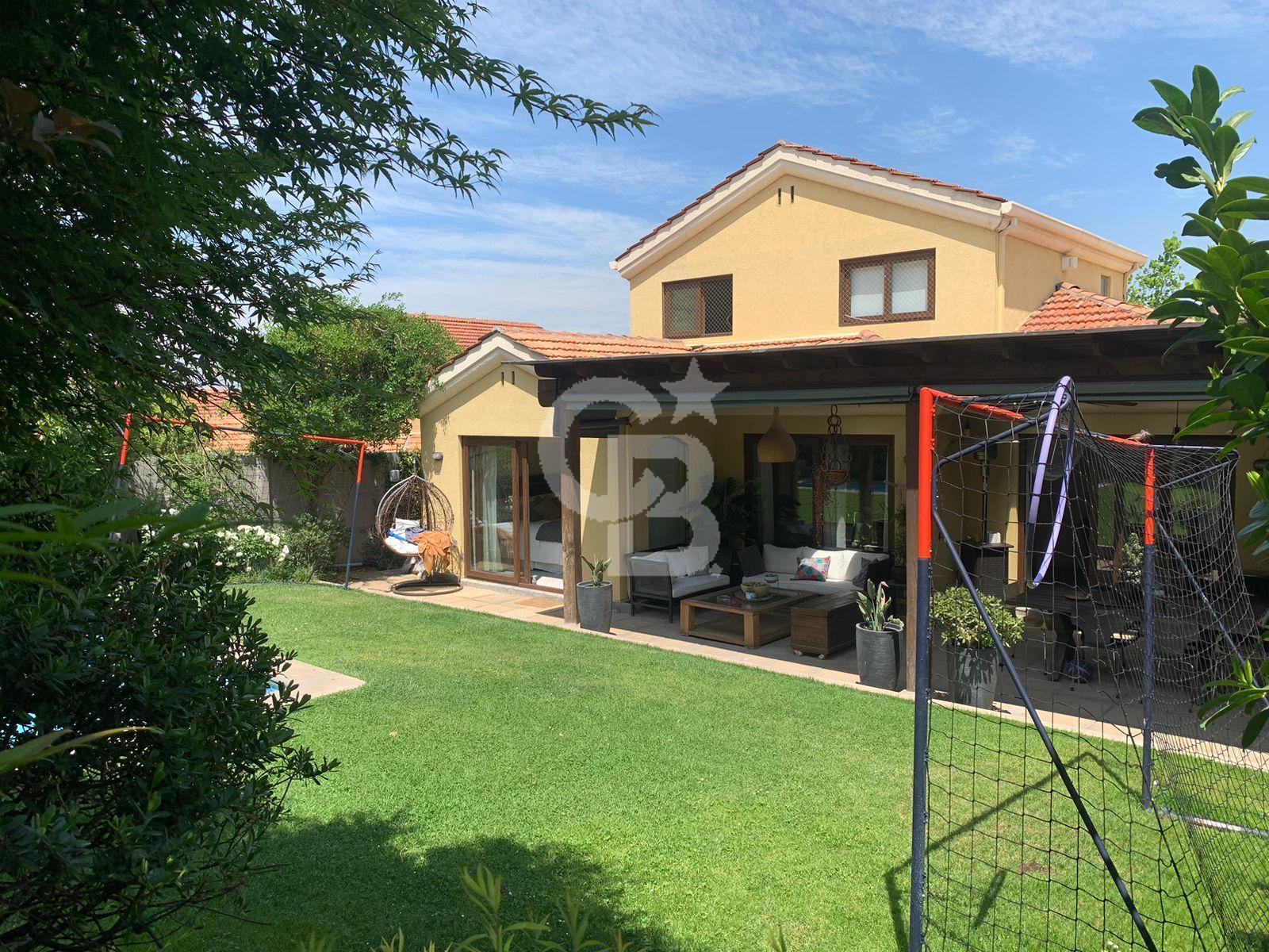 Lo Barnechea, Chile, 5 Bedrooms Bedrooms, ,4 BathroomsBathrooms,Residential,For Sale,1992100