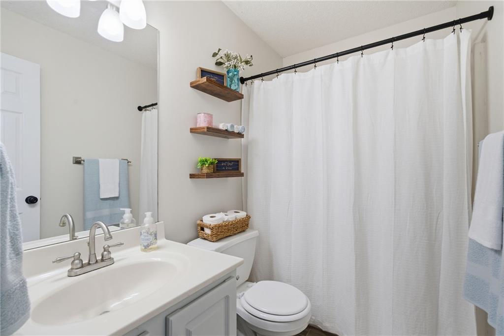 Cumming, Georgia, 30040, United States, 4 Bedrooms Bedrooms, ,3 BathroomsBathrooms,Residential,For Sale,2013824