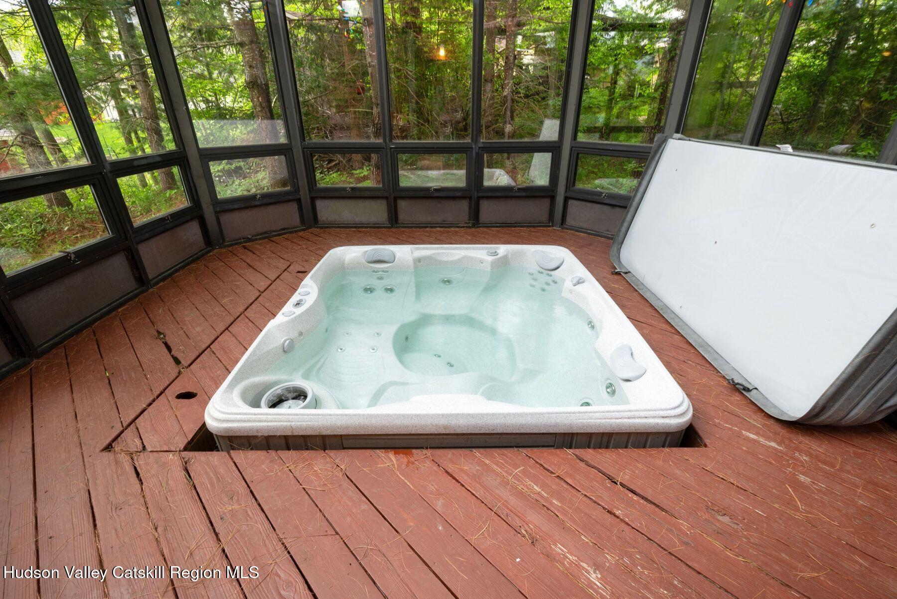 Hunter, New York, 12442, United States, 7 Bedrooms Bedrooms, ,3 BathroomsBathrooms,Residential,For Sale,1856172