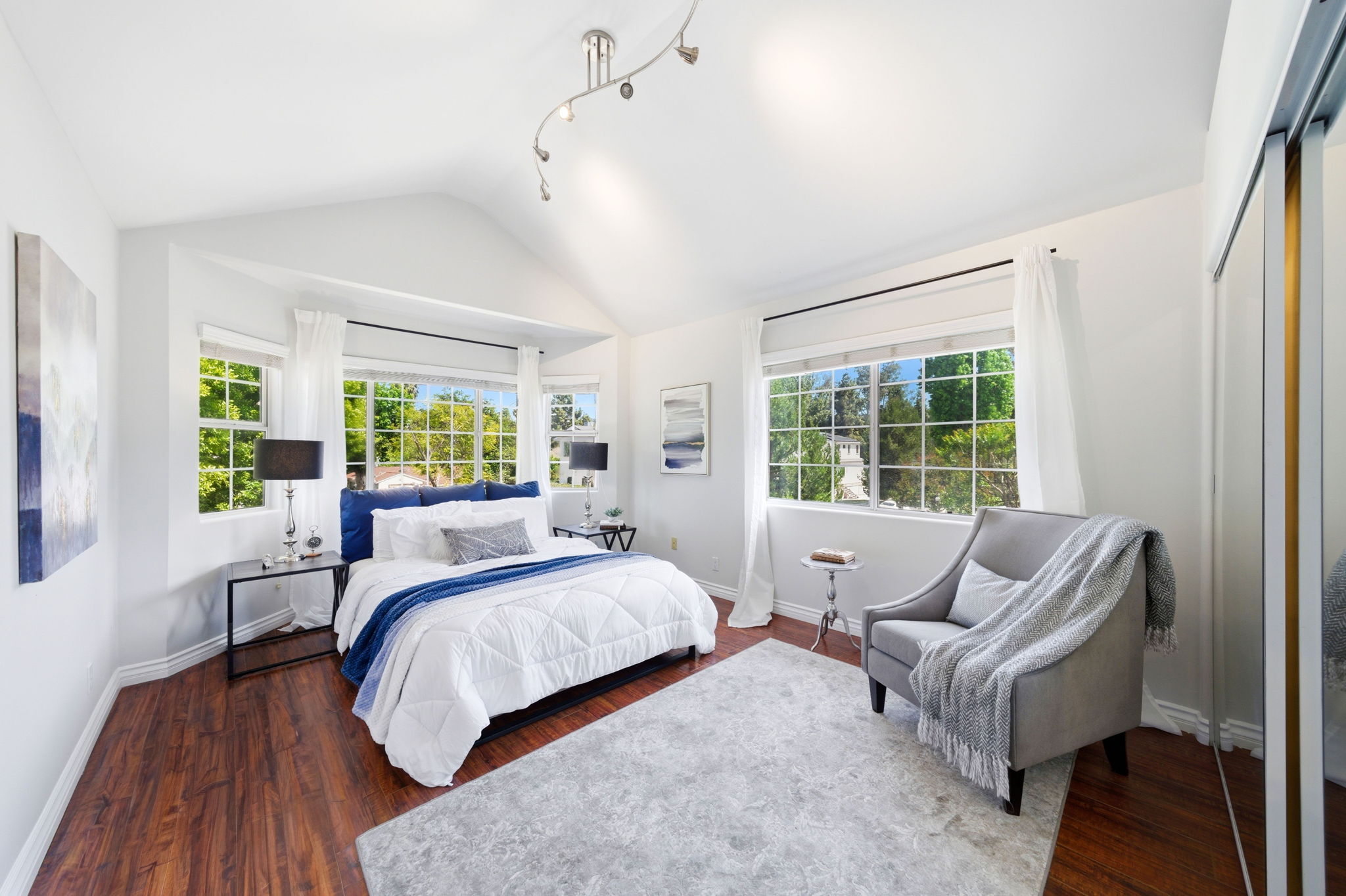  4115 Laurelgrove Ave - 物件實景