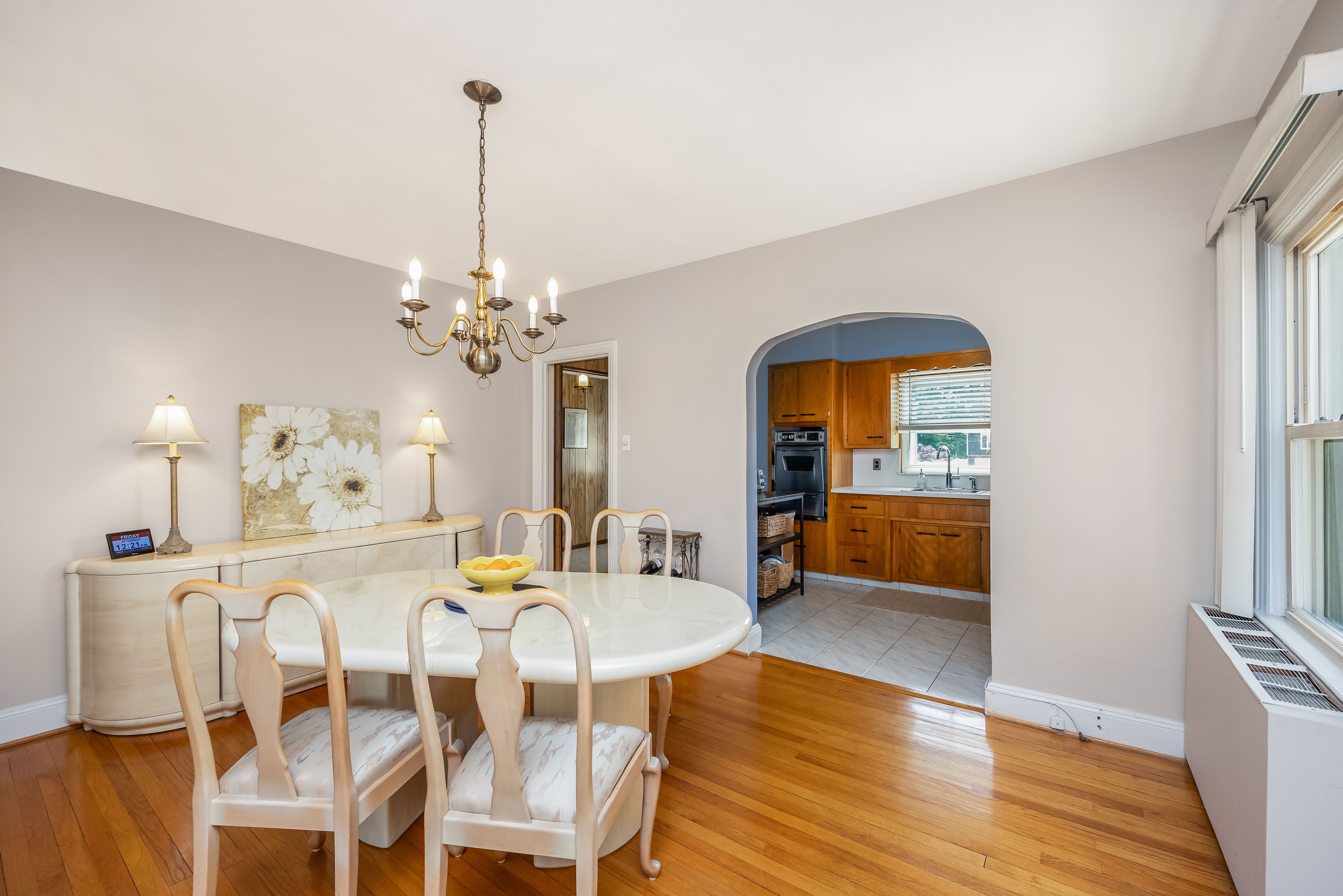 West Babylon, New York, 11704, United States, 5 Bedrooms Bedrooms, ,3 BathroomsBathrooms,Residential,For Sale,2048080