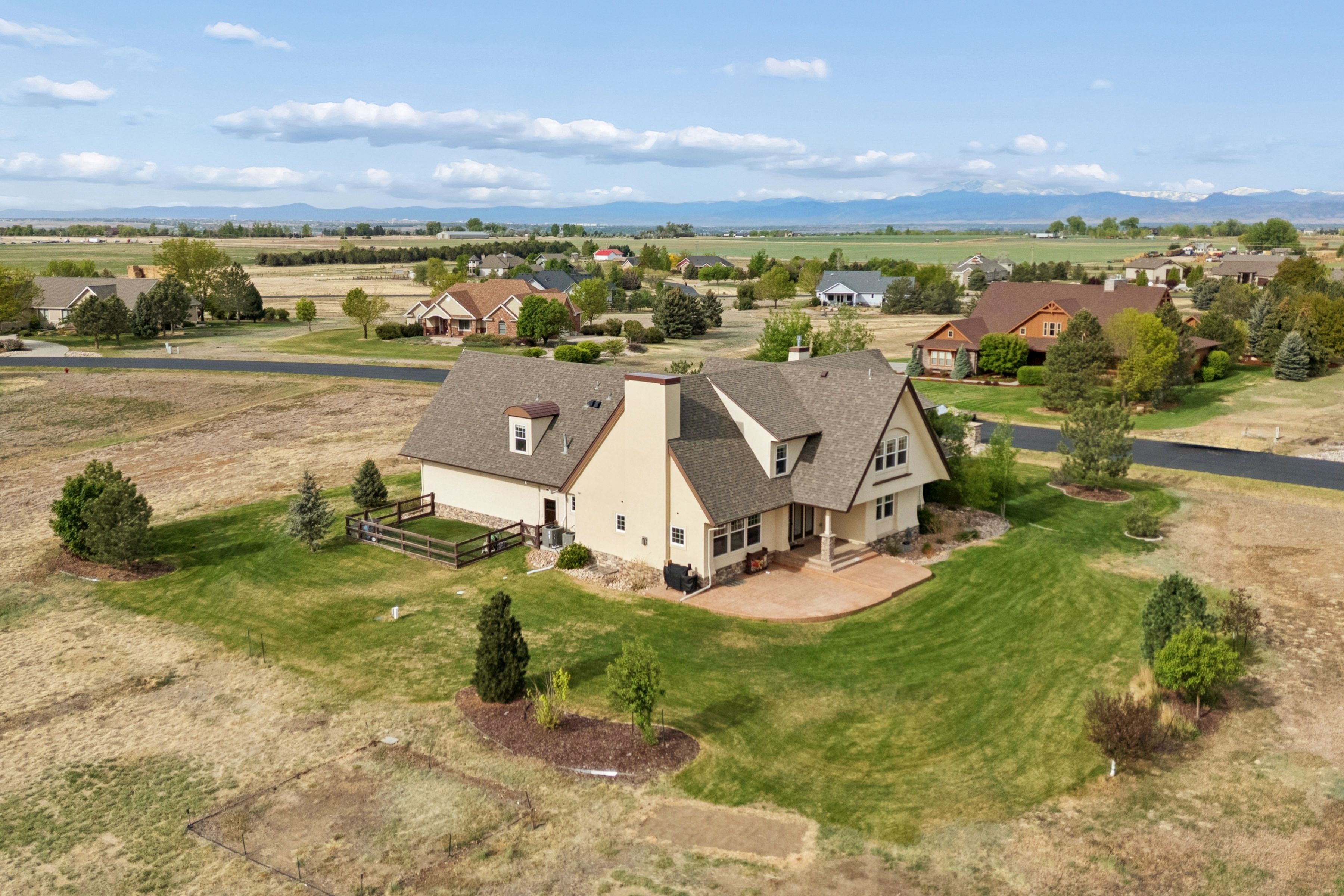  Exceptional Soaring Eagle Ranch Home - 物件實景
