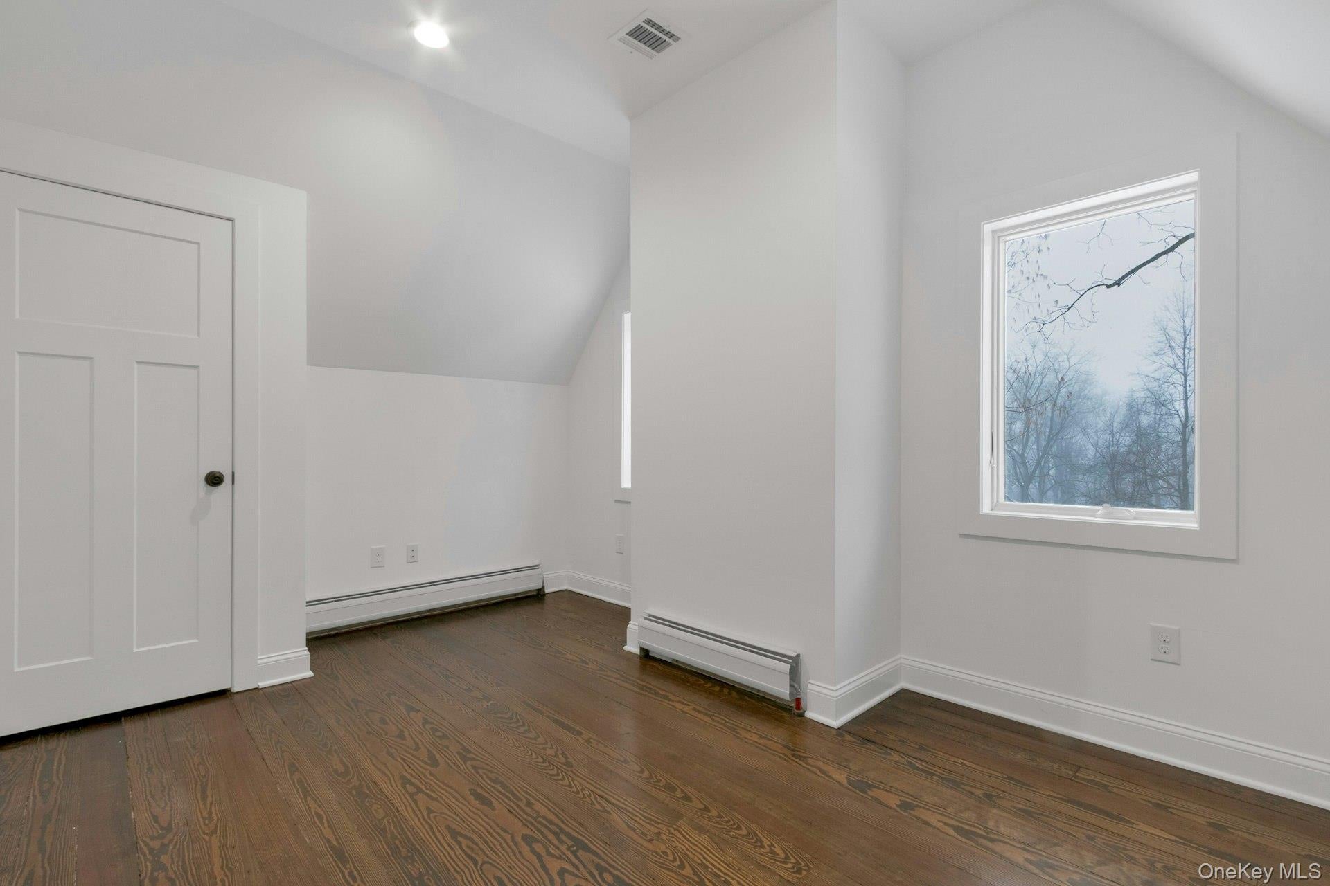 Valley Cottage, New York, 10989, United States, 4 Bedrooms Bedrooms, ,3 BathroomsBathrooms,Residential,For Sale,2005431