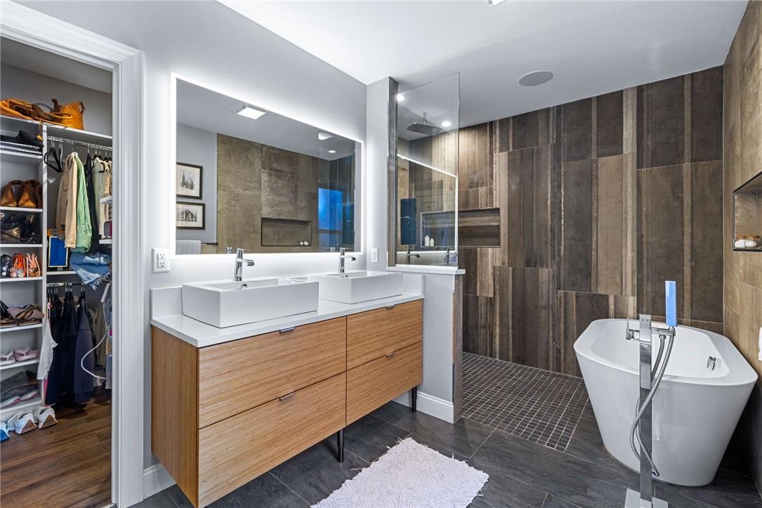 East Liberty, Pennsylvania, 15206, United States, 4 Bedrooms Bedrooms, ,4 BathroomsBathrooms,Residential,For Sale,1950996