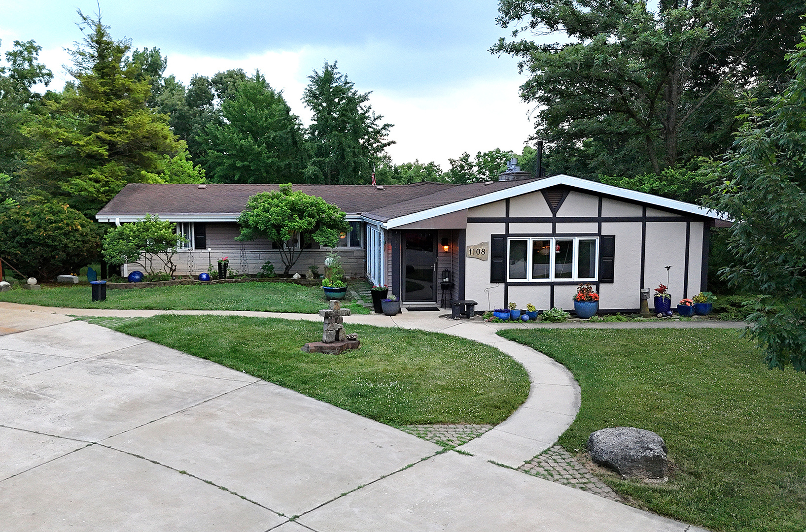New Lenox, Illinois, 60451, United States, 5 Bedrooms Bedrooms, ,3 BathroomsBathrooms,Residential,For Sale,1889760