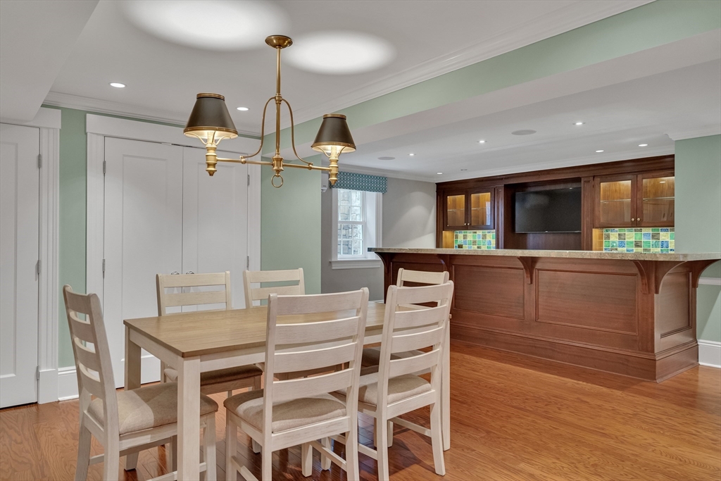 Wellesley, Massachusetts, 02481, United States, 6 Bedrooms Bedrooms, ,8 BathroomsBathrooms,Residential,For Sale,1941628
