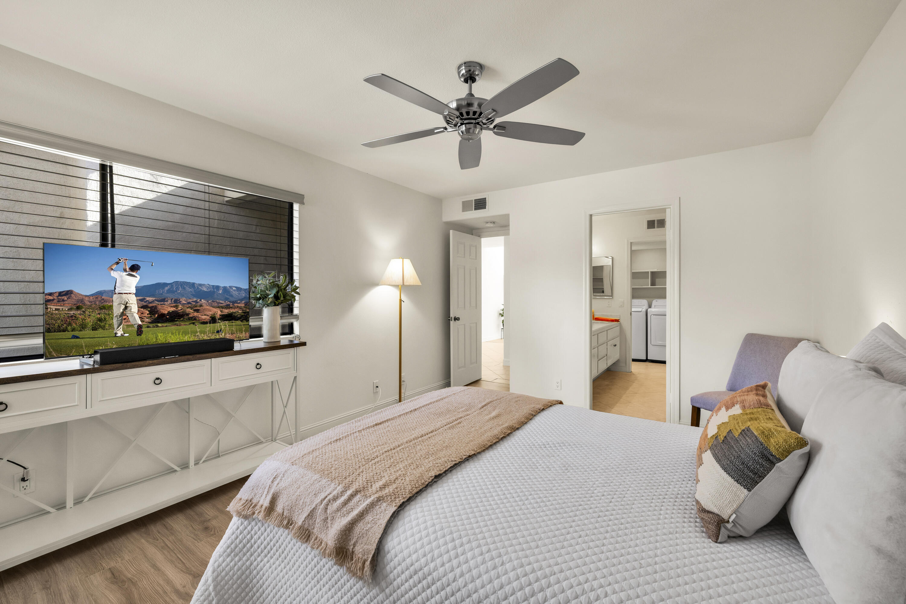 Palm Desert, California, 92260, United States, 2 Bedrooms Bedrooms, ,2 BathroomsBathrooms,Residential,For Sale,1987933