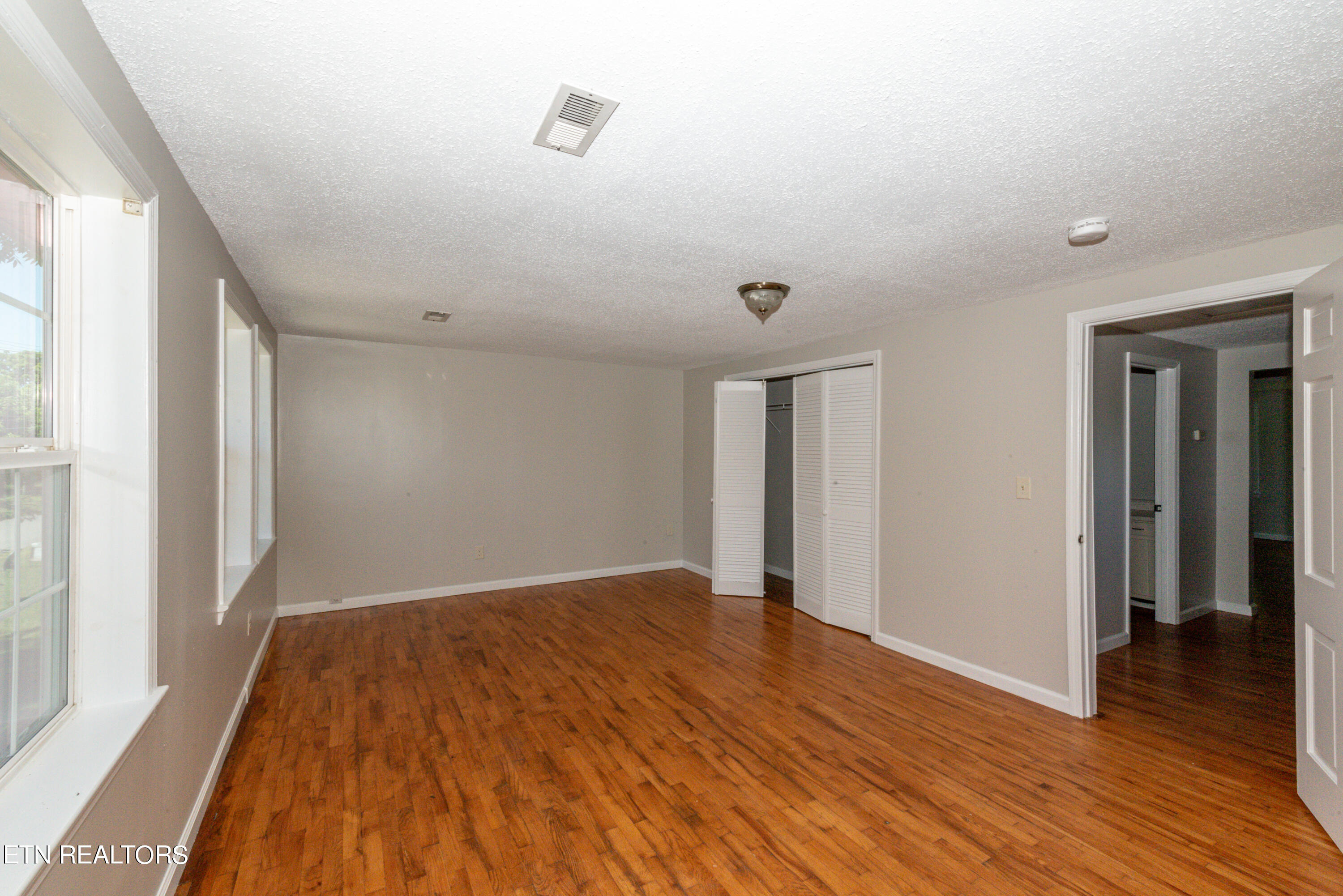 Townsend, Tennessee, 37882, United States, 3 Bedrooms Bedrooms, ,2 BathroomsBathrooms,Residential,For Sale,1984041