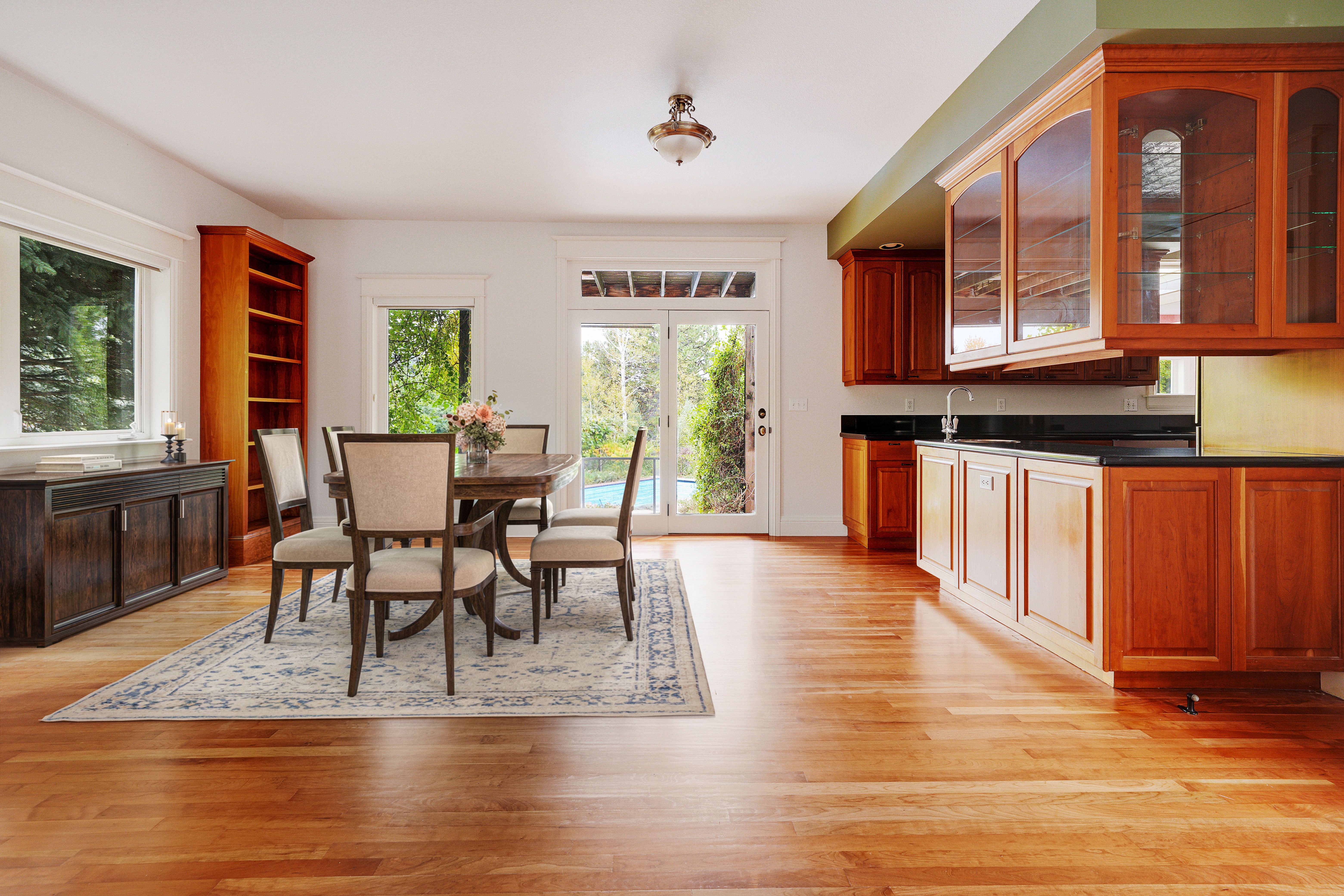  Custom Home with Vaulted Ceilings, Sauna and Wine Storage - 物件實景