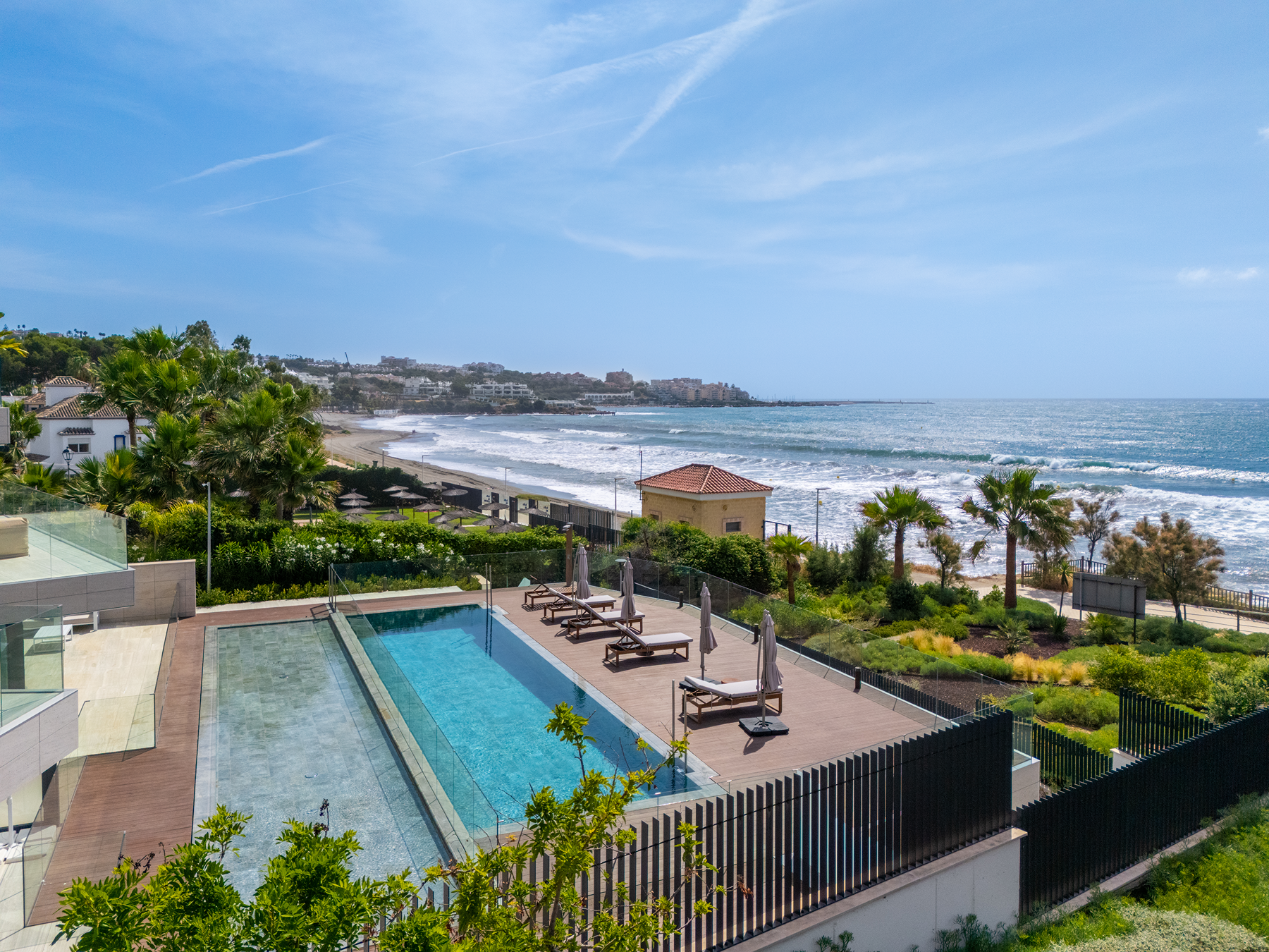  Beachfront apartment with exceptional resort amenities in Estepona - 物件實景