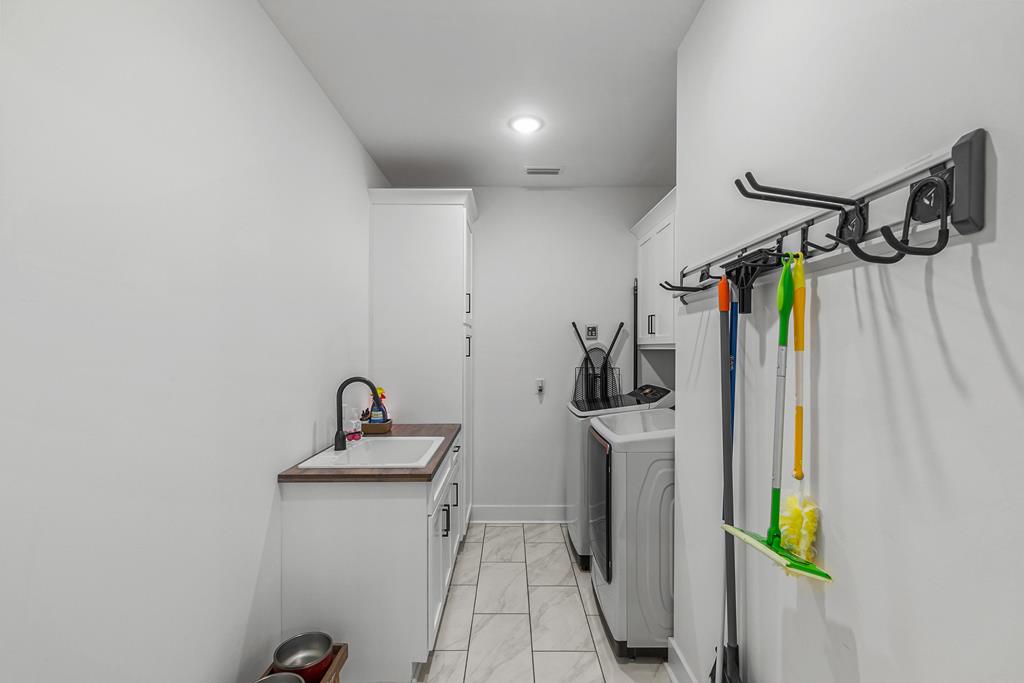 Newton, Alabama, 36352, United States, 4 Bedrooms Bedrooms, ,3 BathroomsBathrooms,Residential,For Sale,1989704