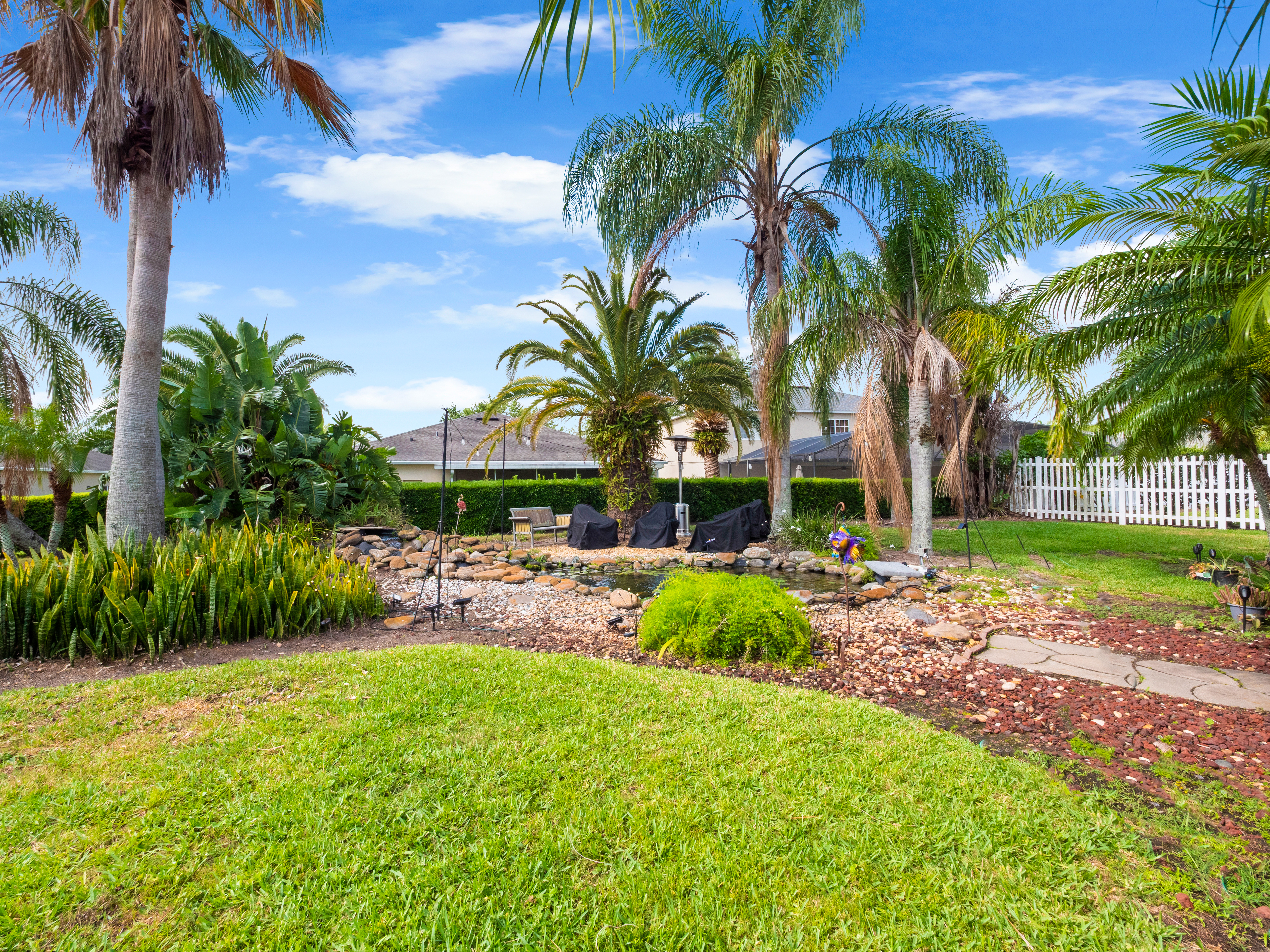 Winter Garden, Florida, 34787, United States, 4 Bedrooms Bedrooms, ,2 BathroomsBathrooms,Residential,For Sale,1915487