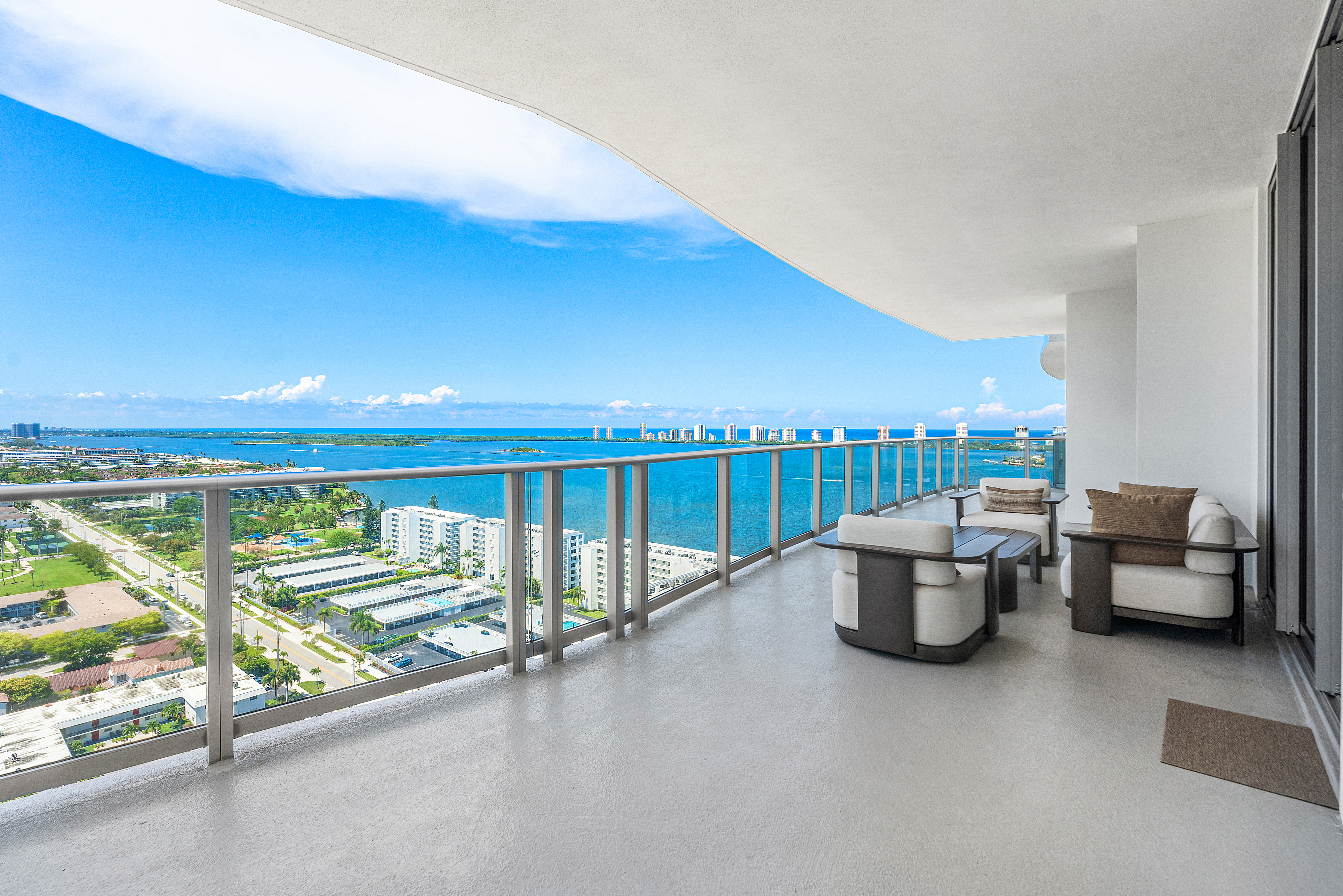  220 Lake Shore Drive, Lake Park, FL, 33403 - 物件實景