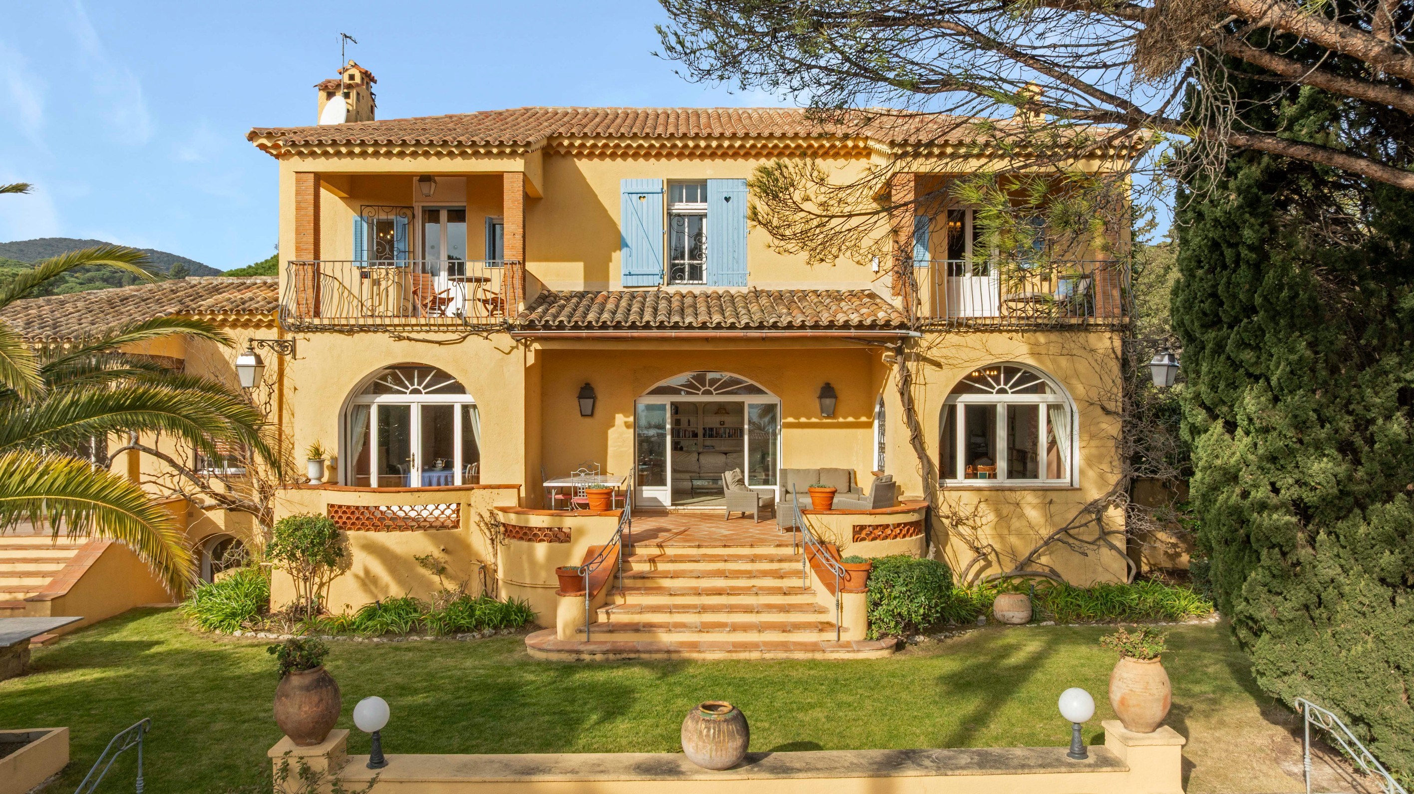  Exclusive Côte d’Azur villa for sale in Sainte-Maxime, prime location near sea … - 物件實景