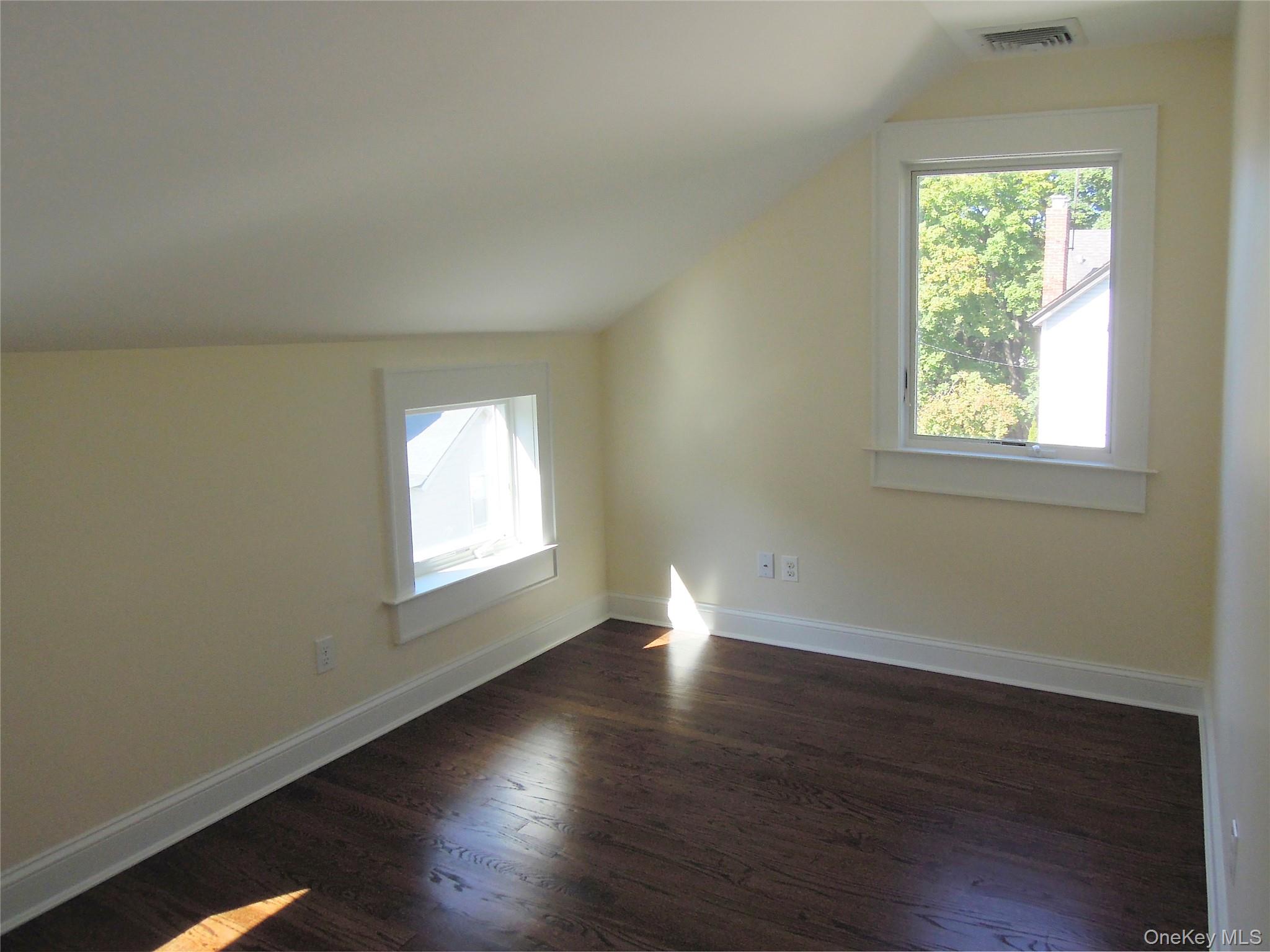  68 School Street, Oyster Bay, NY, 11771 - 物件實景