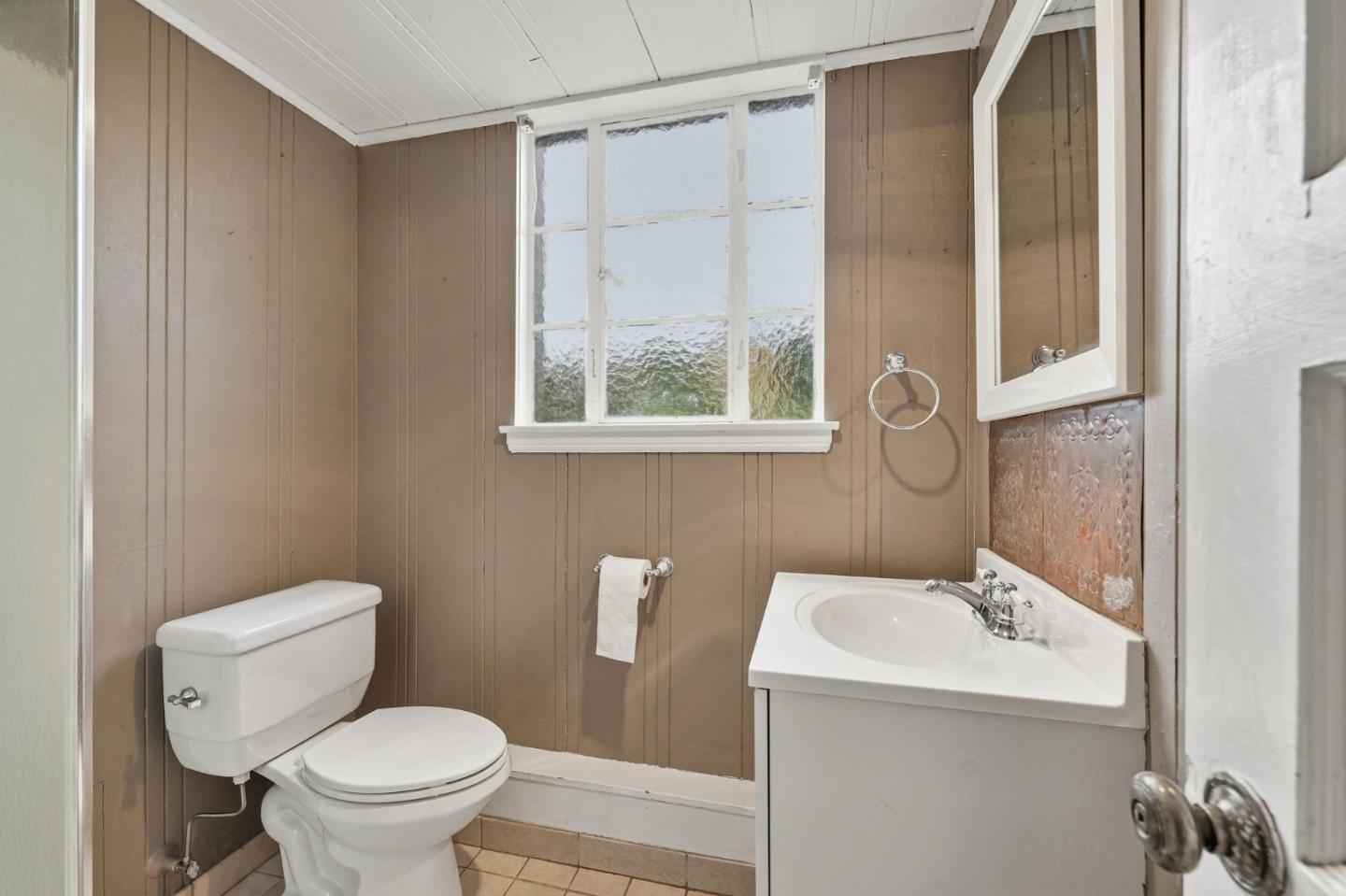 Burlingame, California, 94010, United States, 2 Bedrooms Bedrooms, ,2 BathroomsBathrooms,Residential,For Sale,1987615