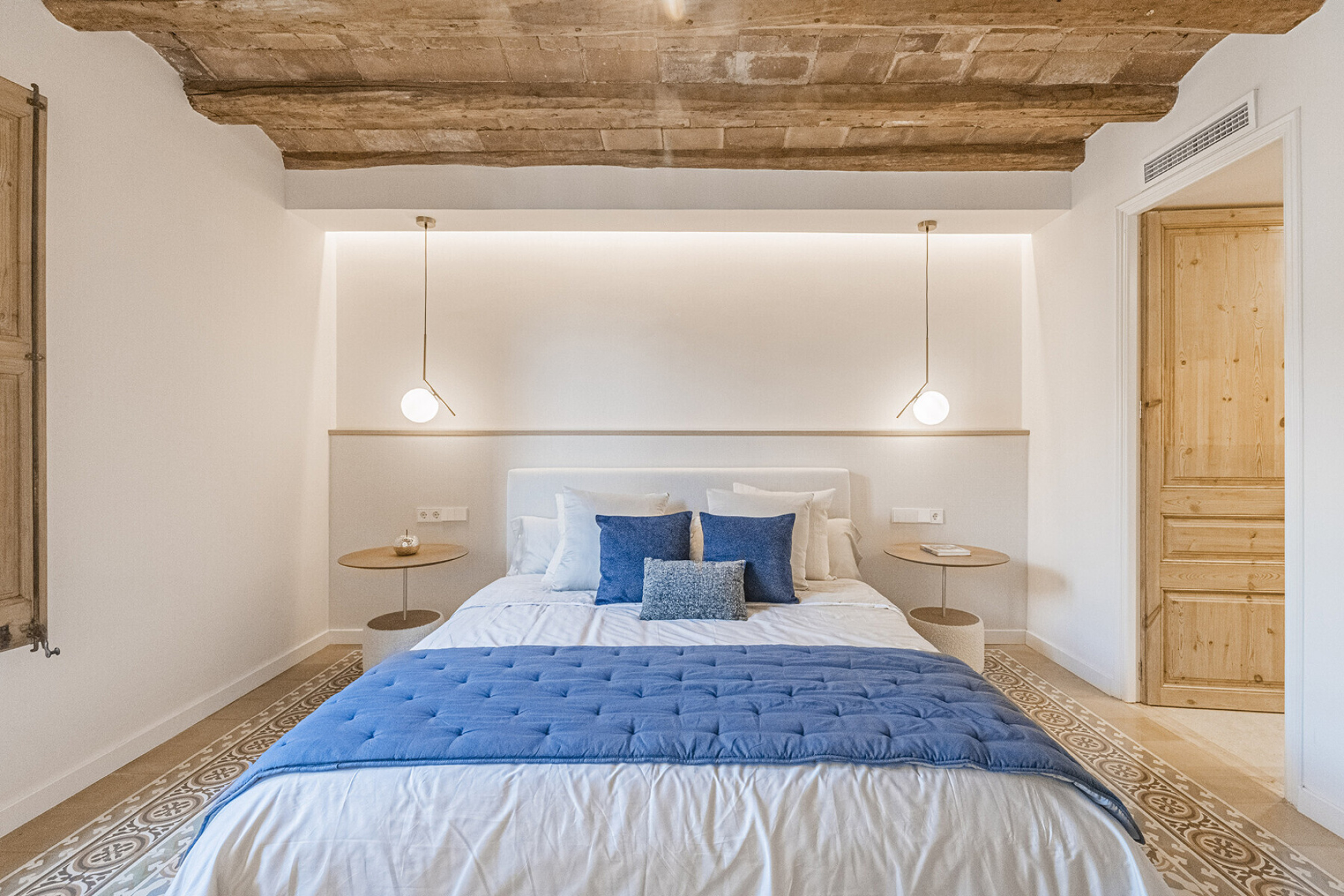  Exclusive brand new property in Girona pedestrian street in Quadrat d