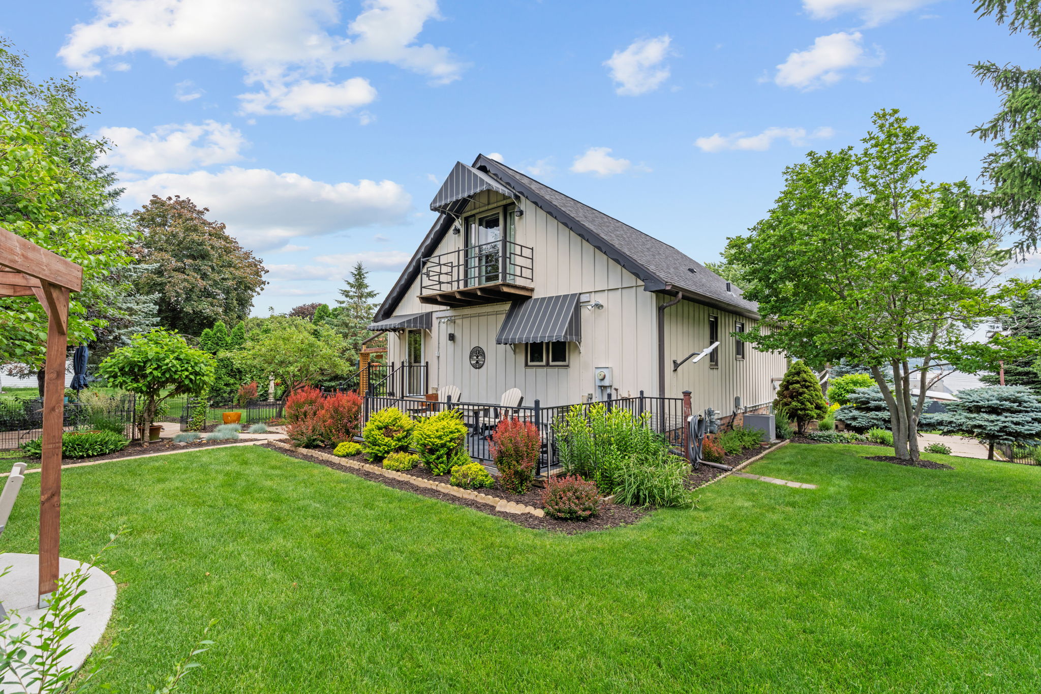  Scenic Chalet Retreat with Unforgettable Lake Pepin Views - 物件實景