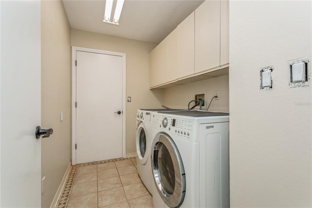 Palm Harbor, Florida, 34684, United States, 4 Bedrooms Bedrooms, ,3 BathroomsBathrooms,Residential,For Sale,1874048