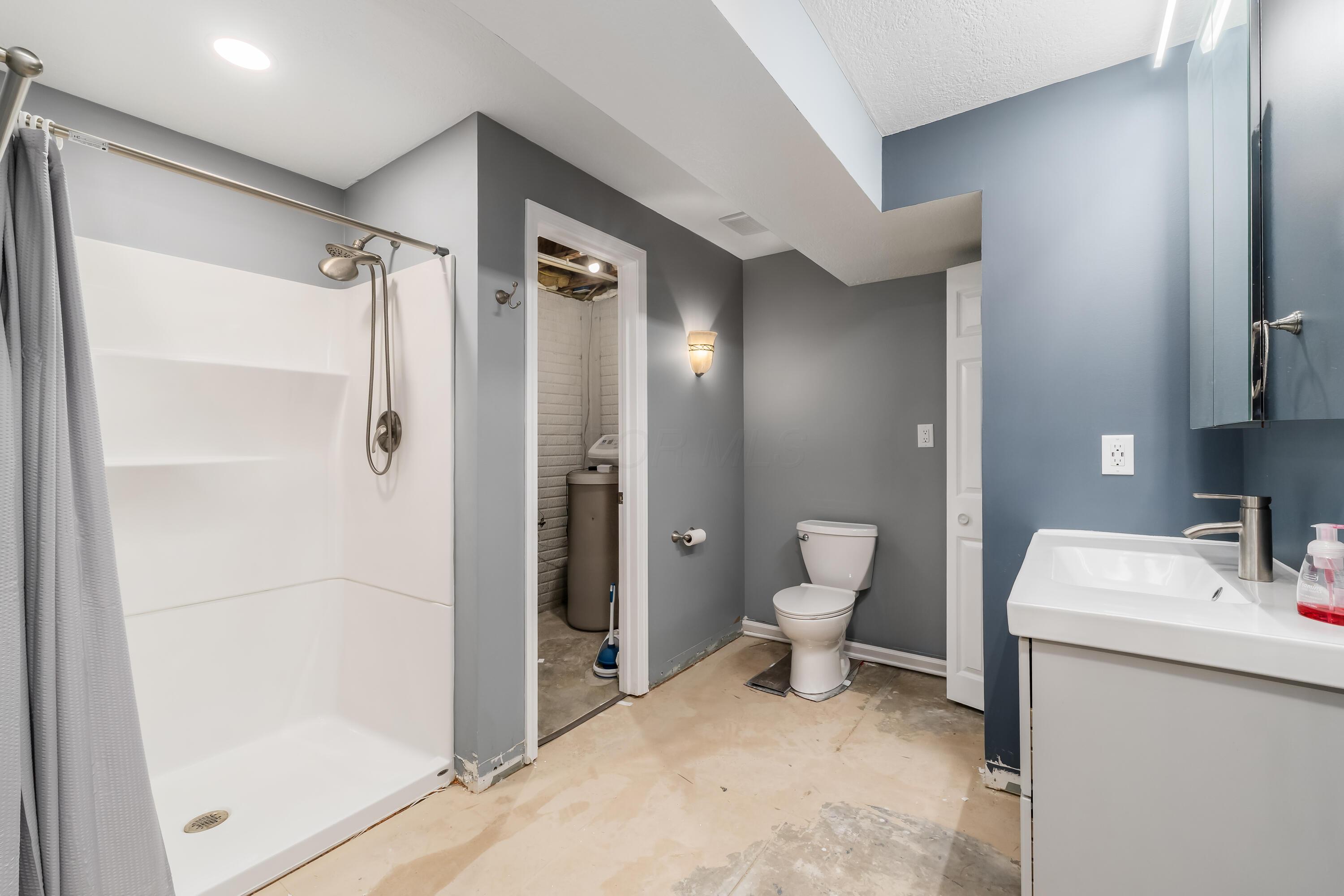 Granville, Ohio, 43023, United States, 5 Bedrooms Bedrooms, ,4 BathroomsBathrooms,Residential,For Sale,2003163