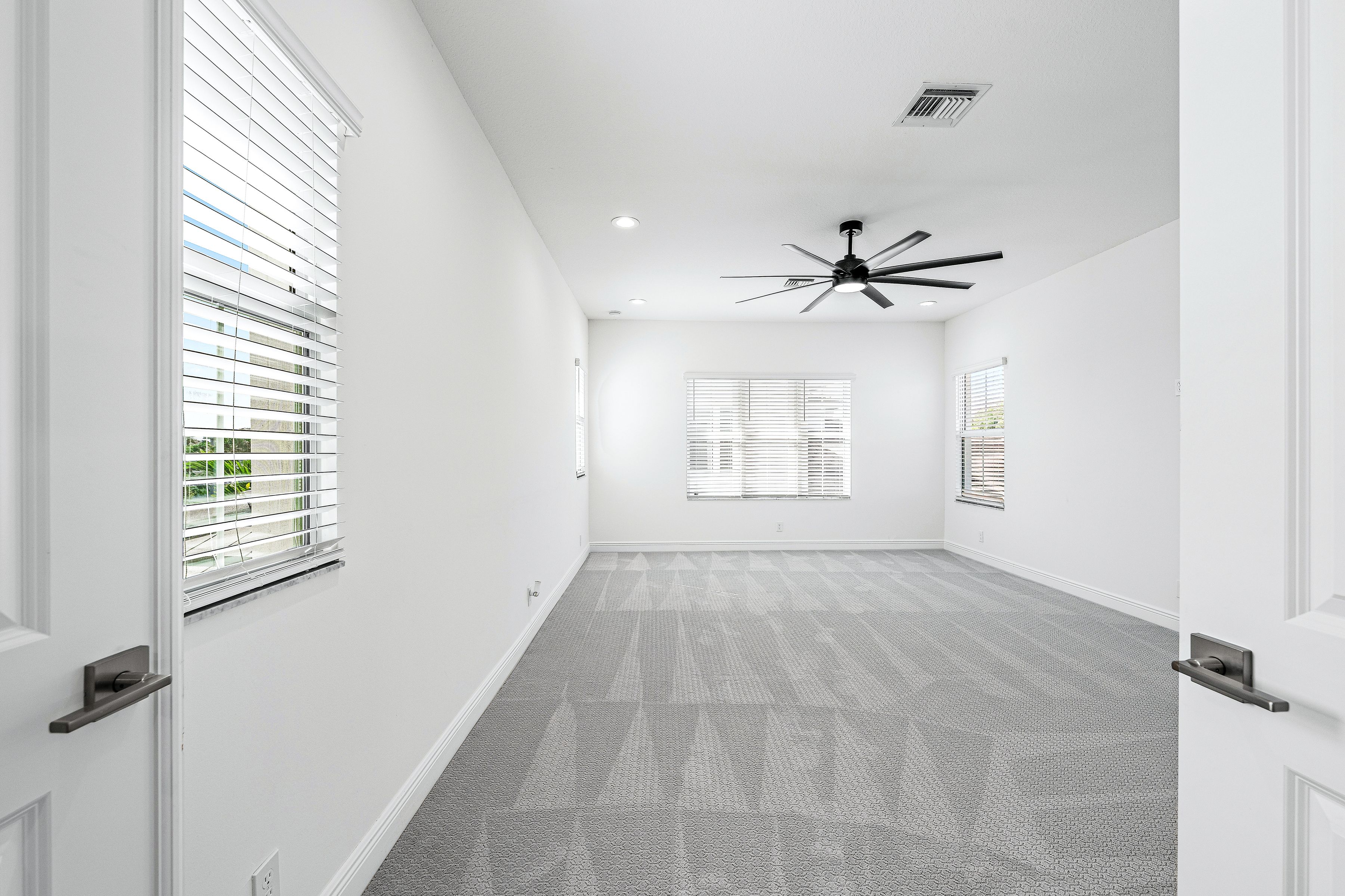  9224 Crestview Circle - 物件實景