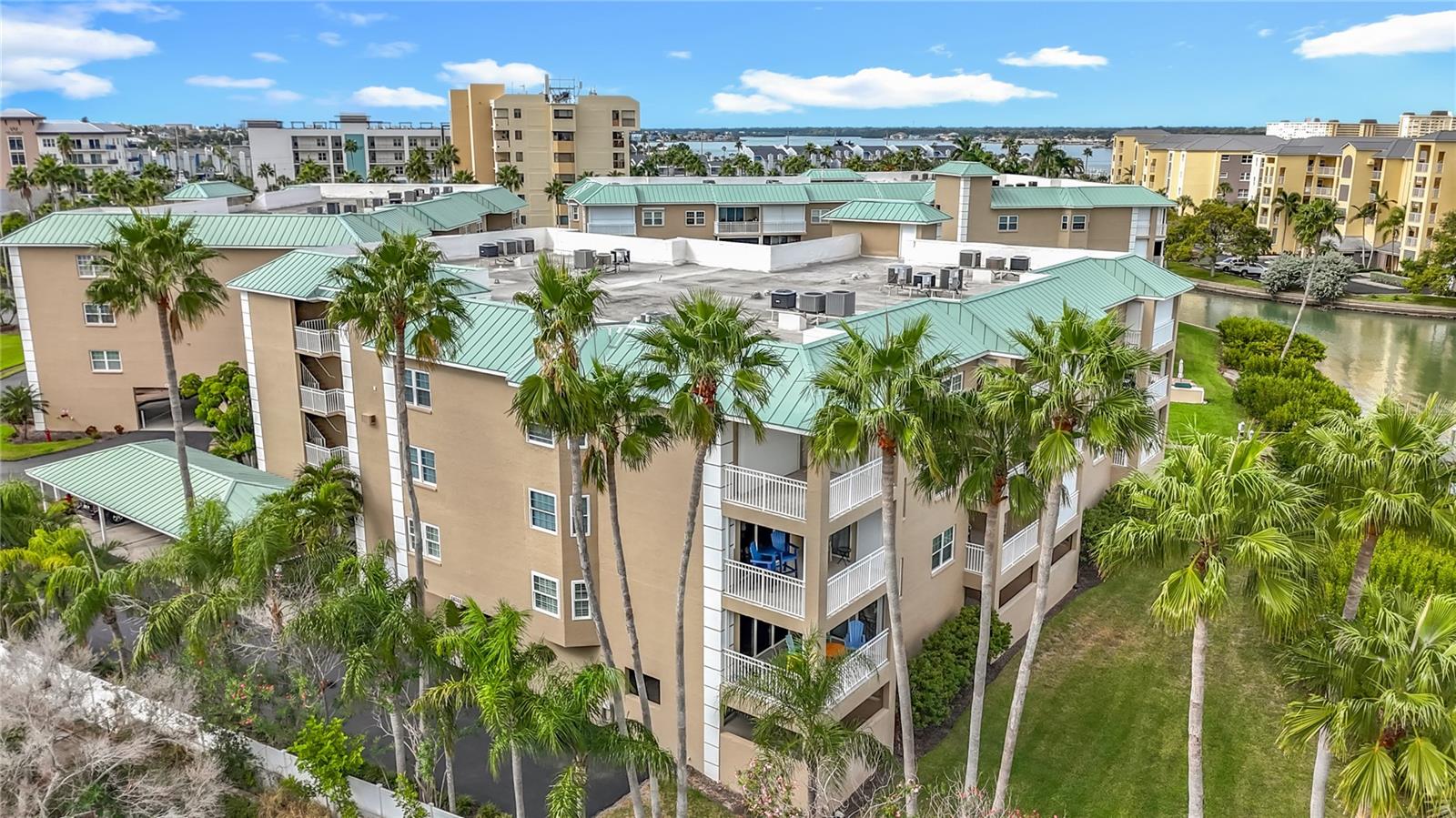 Madeira Beach, Florida, 33708, United States, 2 Bedrooms Bedrooms, ,2 BathroomsBathrooms,Residential,For Sale,1985682