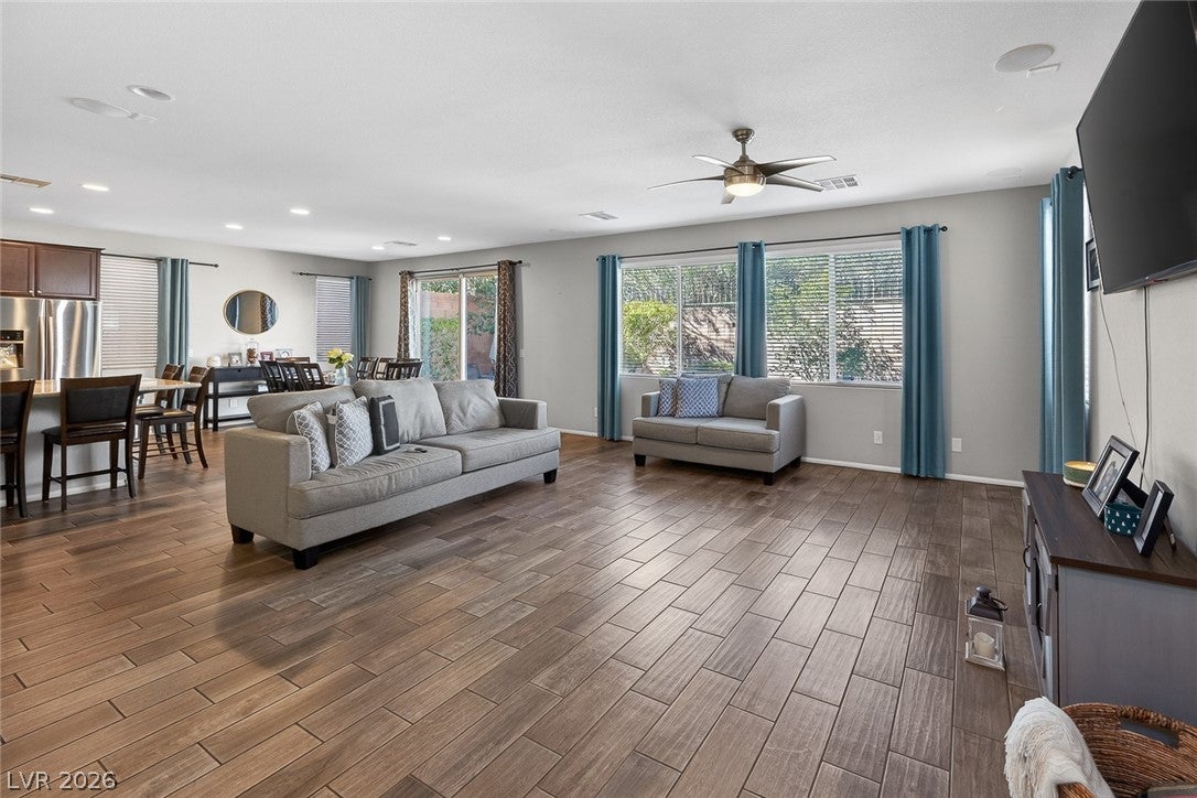 Las Vegas, Nevada, 89129, United States, 4 Bedrooms Bedrooms, ,3 BathroomsBathrooms,Residential,For Sale,2023651