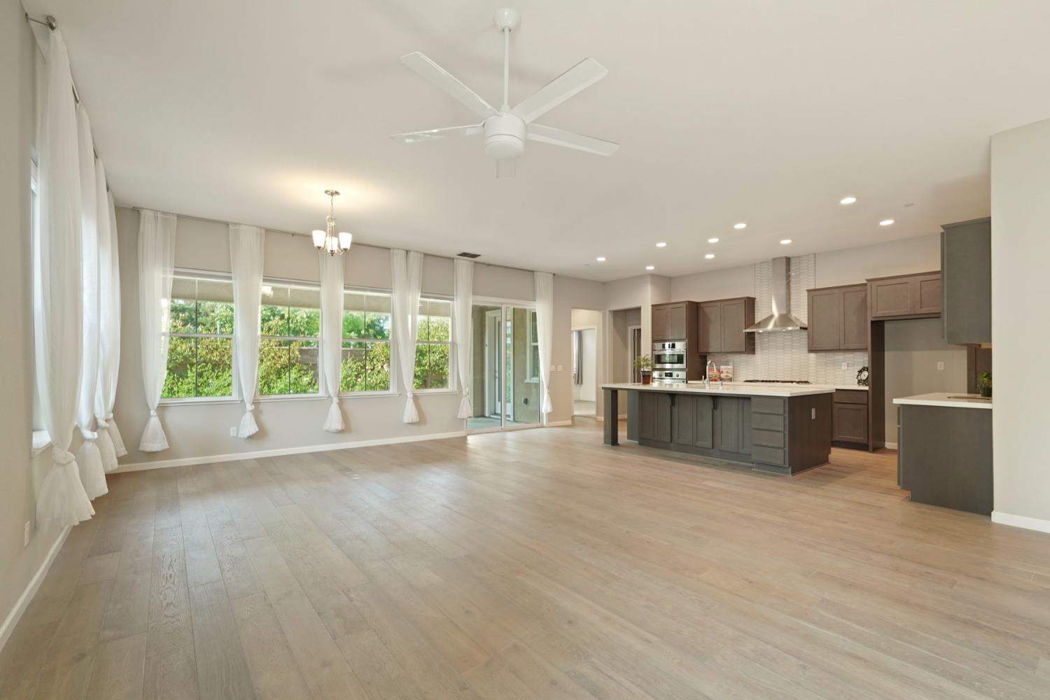 Lodi, California, 95242, United States, 2 Bedrooms Bedrooms, ,3 BathroomsBathrooms,Residential,For Sale,1848550