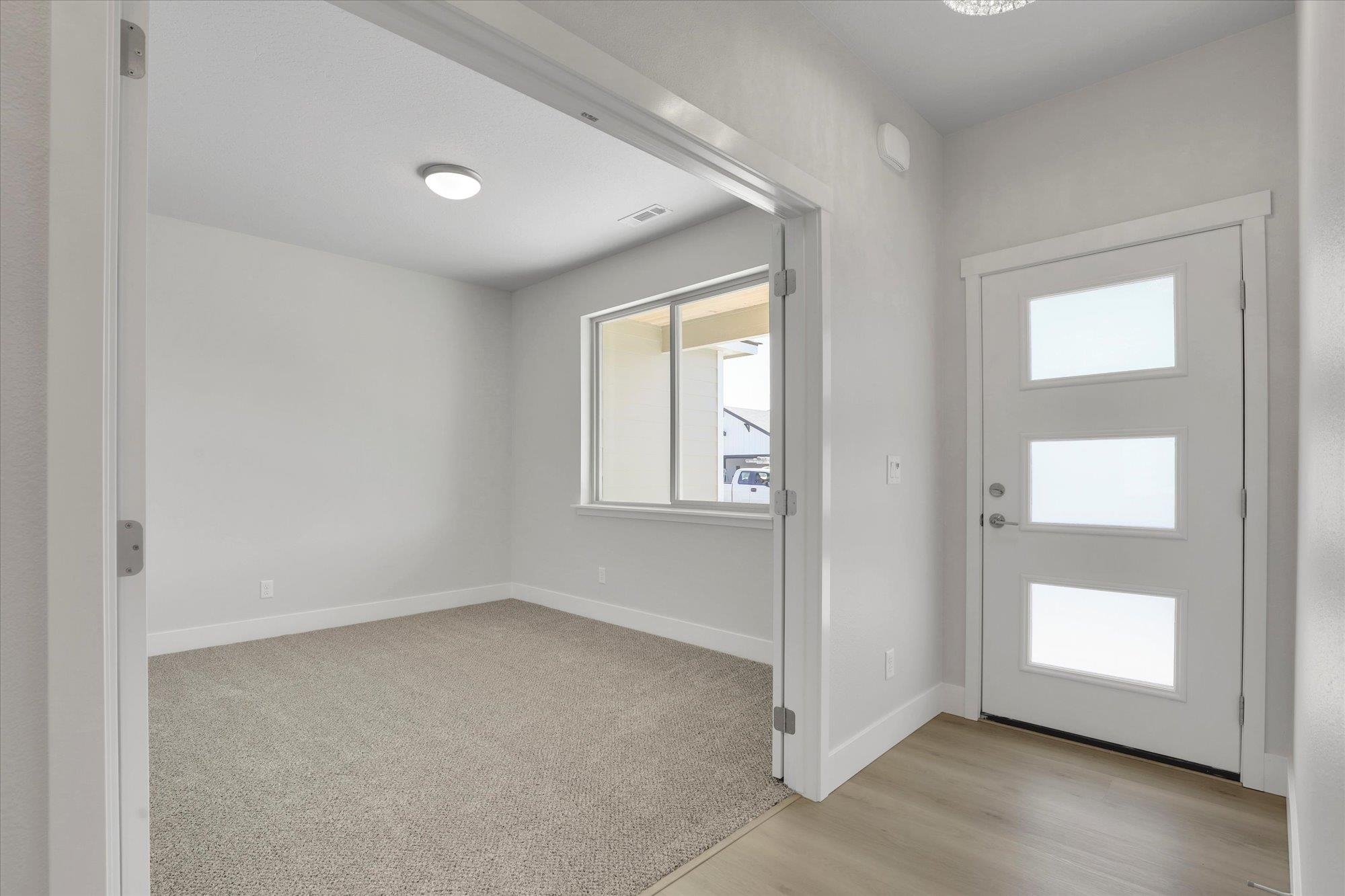 Deer Park, Washington, 99006, United States, 3 Bedrooms Bedrooms, ,2 BathroomsBathrooms,Residential,For Sale,1962895