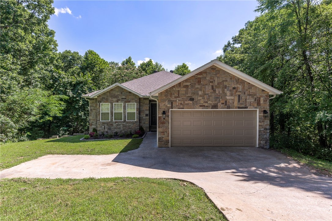 Llanon Ln, Bella Vista, AR 72714