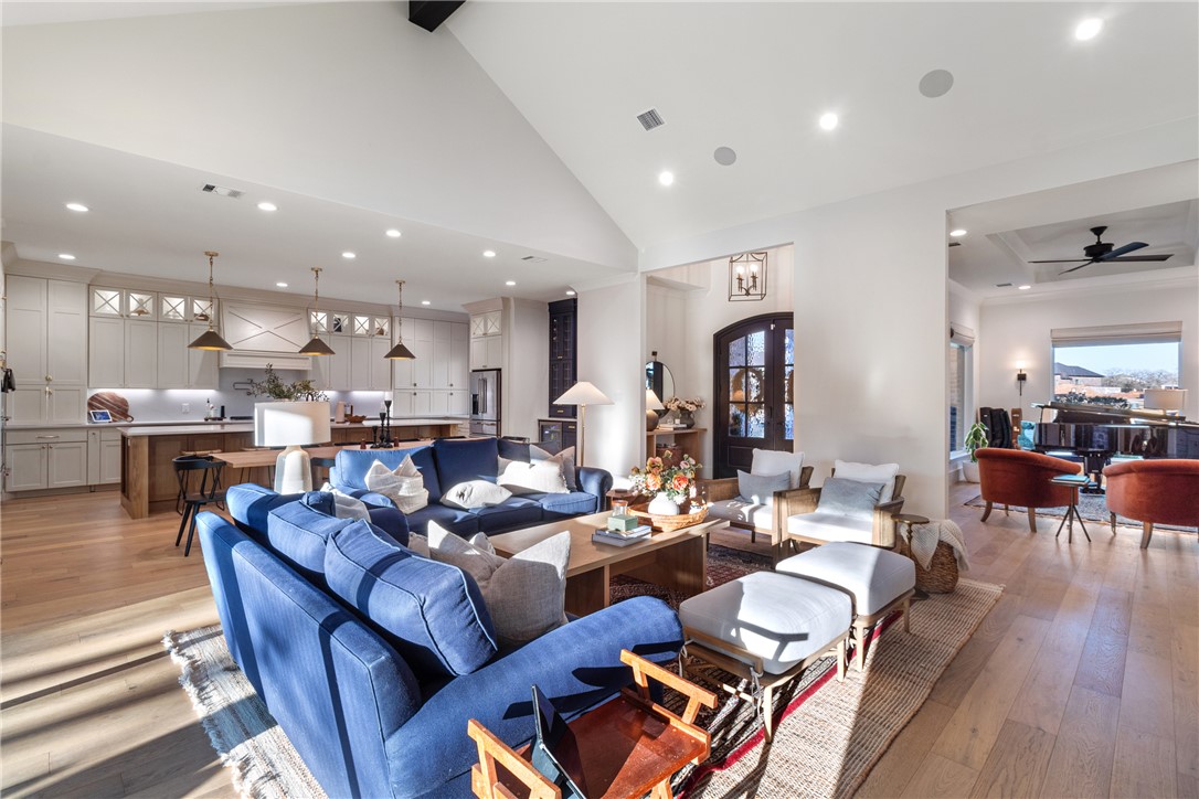 College Station, Texas, 77845, United States, 4 Bedrooms Bedrooms, ,5 BathroomsBathrooms,Residential,For Sale,1713774