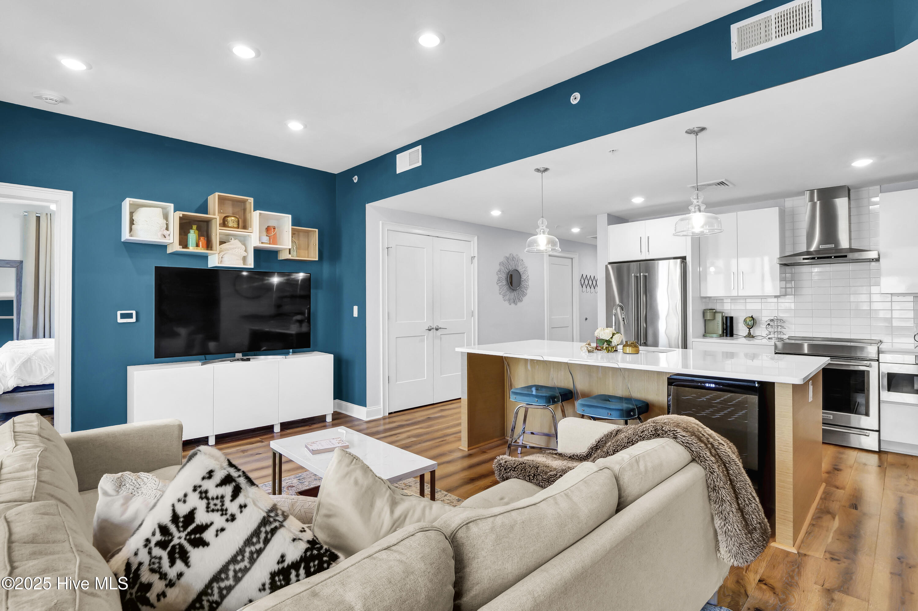 Wilmington, North Carolina, 28401, United States, 1 Bedroom Bedrooms, ,2 BathroomsBathrooms,Residential,For Sale,1917150