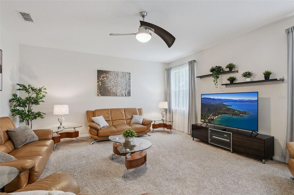 Davenport, Florida, 33897, United States, 5 Bedrooms Bedrooms, ,3 BathroomsBathrooms,Residential,For Sale,1966625