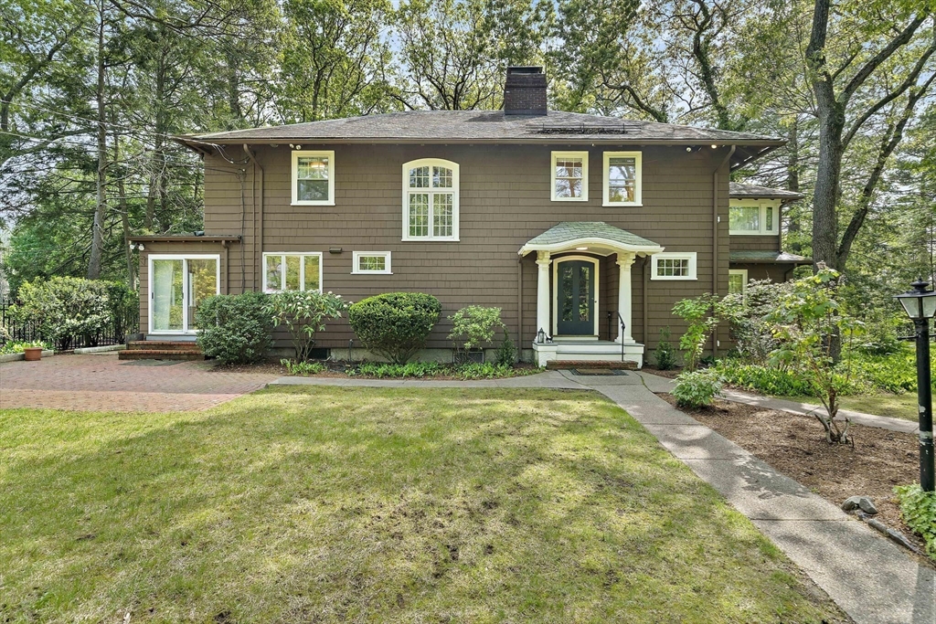 Newton, Massachusetts, 02468, United States, 4 Bedrooms Bedrooms, ,4 BathroomsBathrooms,Residential,For Sale,1829542