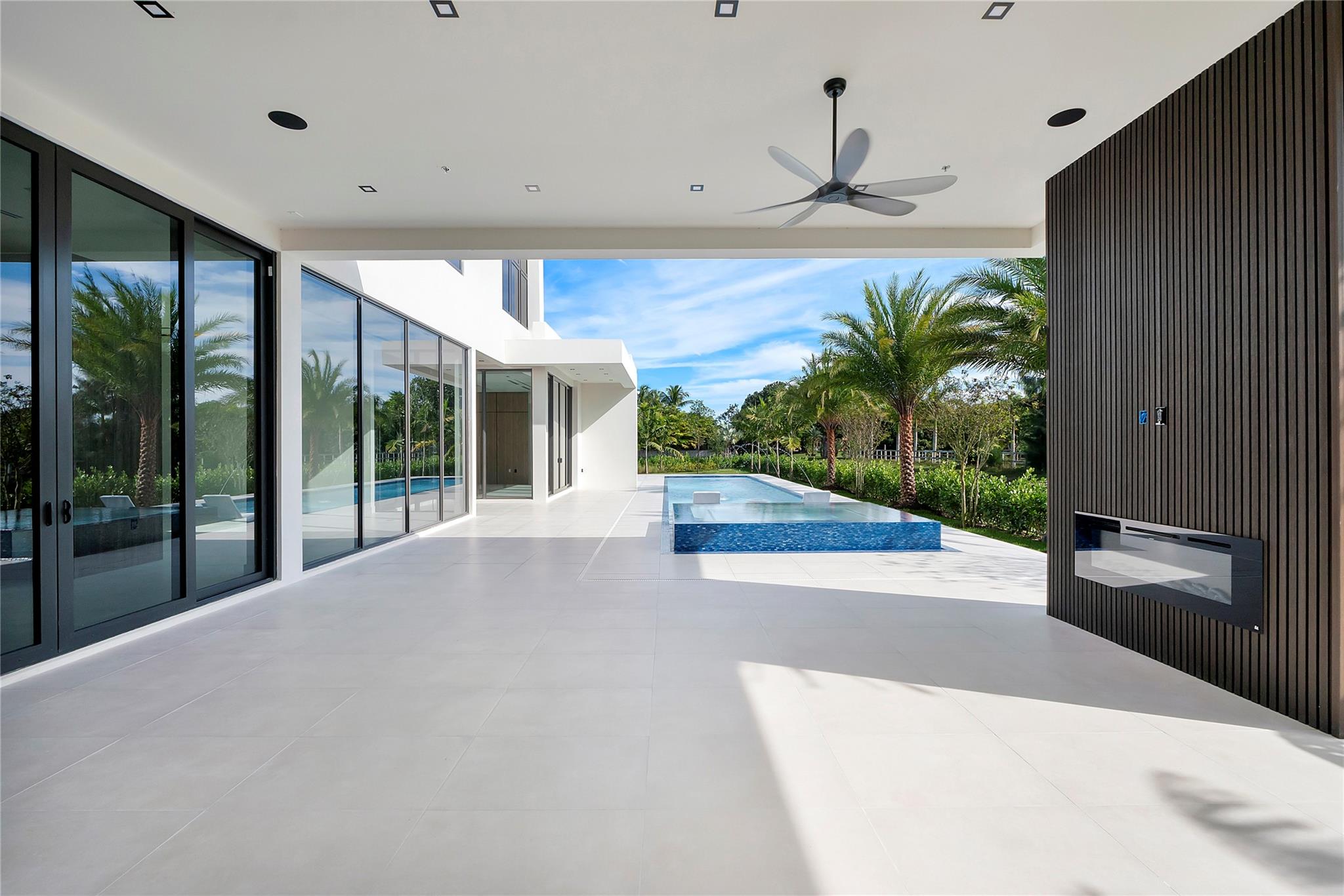 Plantation, Florida, 33323, United States, 6 Bedrooms Bedrooms, ,8 BathroomsBathrooms,Residential,For Sale,1984384