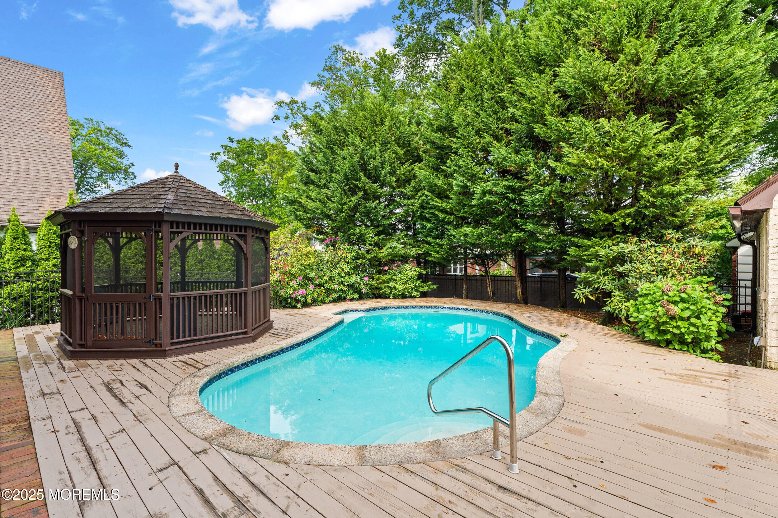 Allenhurst, New Jersey, 07711, United States, 6 Bedrooms Bedrooms, ,4 BathroomsBathrooms,Residential,For Sale,1977688