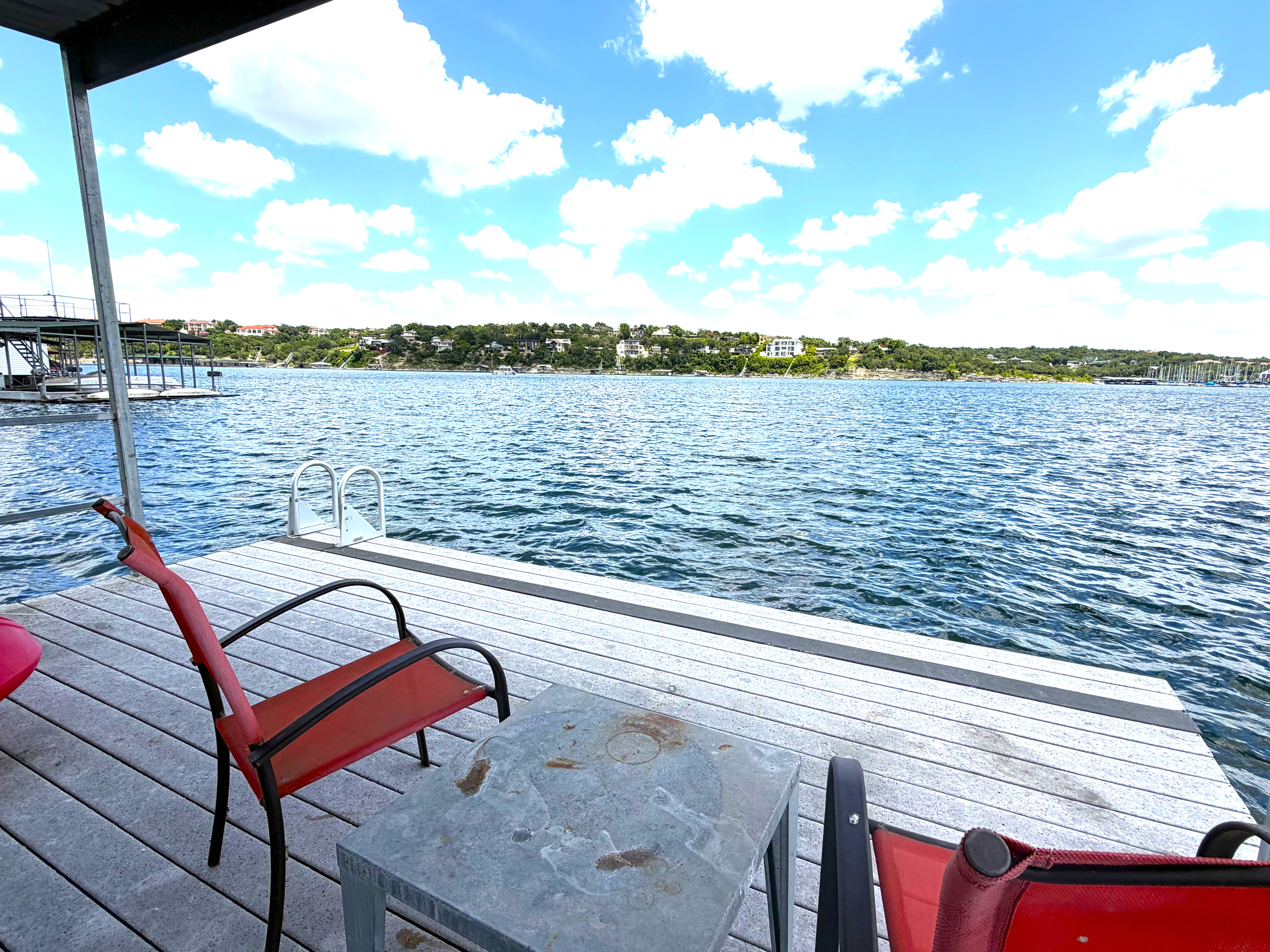  JUST LISTED - Charming lakefront retreat on Lake Travis - 物件實景