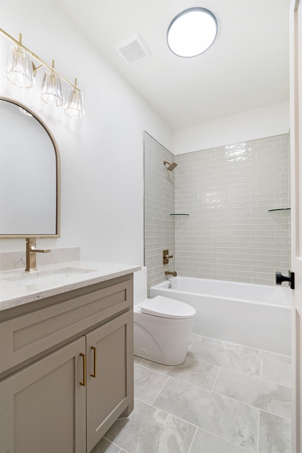 Blossom, Texas, 75416, United States, 4 Bedrooms Bedrooms, ,3 BathroomsBathrooms,Residential,For Sale,2049221