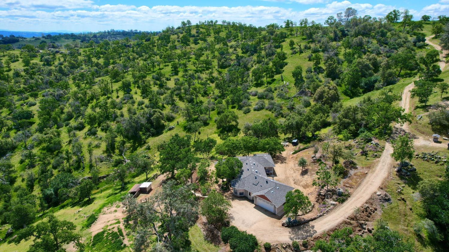 Coarsegold, California, 93614, United States, 3 Bedrooms Bedrooms, ,2 BathroomsBathrooms,Residential,For Sale,2006317