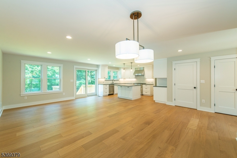 Essex Fells Twp., New Jersey, 07021, United States, 4 Bedrooms Bedrooms, ,4 BathroomsBathrooms,Residential,For Sale,1885303