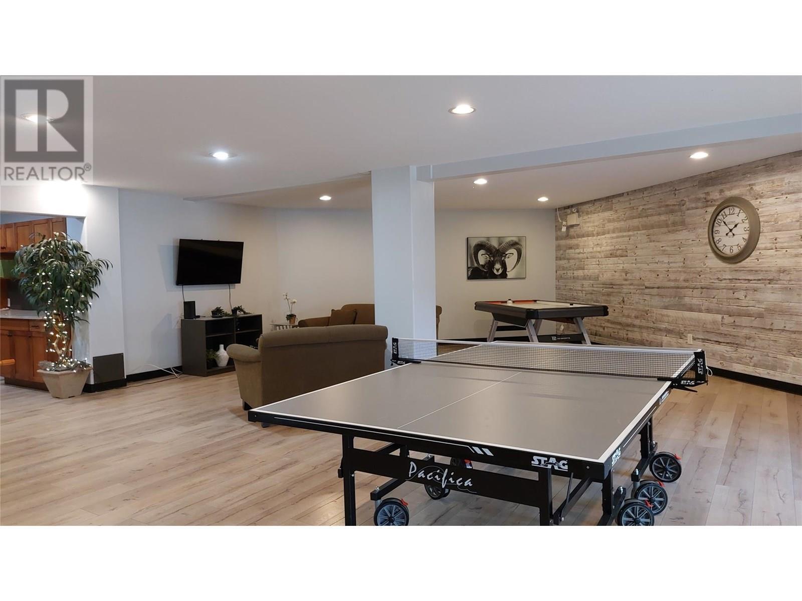 KELOWNA, British Columbia, V1Z 3R8, CA, 3 Bedrooms Bedrooms, ,2 BathroomsBathrooms,Residential,For Sale,1897837