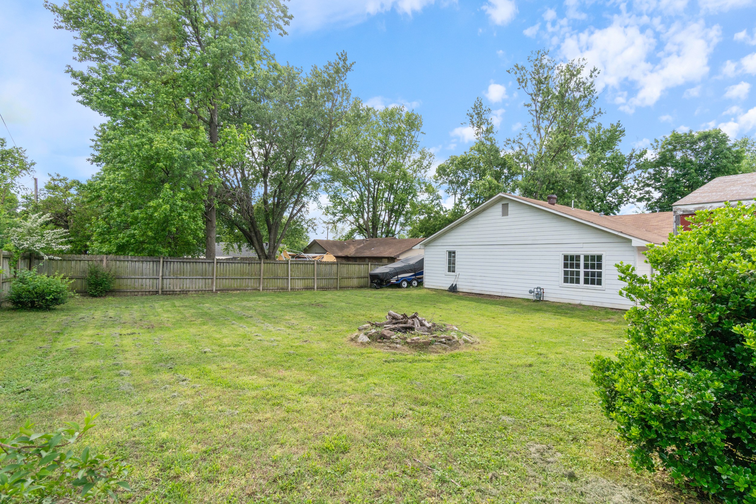 Bentonville, Arkansas, 72712, United States, 4 Bedrooms Bedrooms, ,3 BathroomsBathrooms,Residential,For Sale,1819877